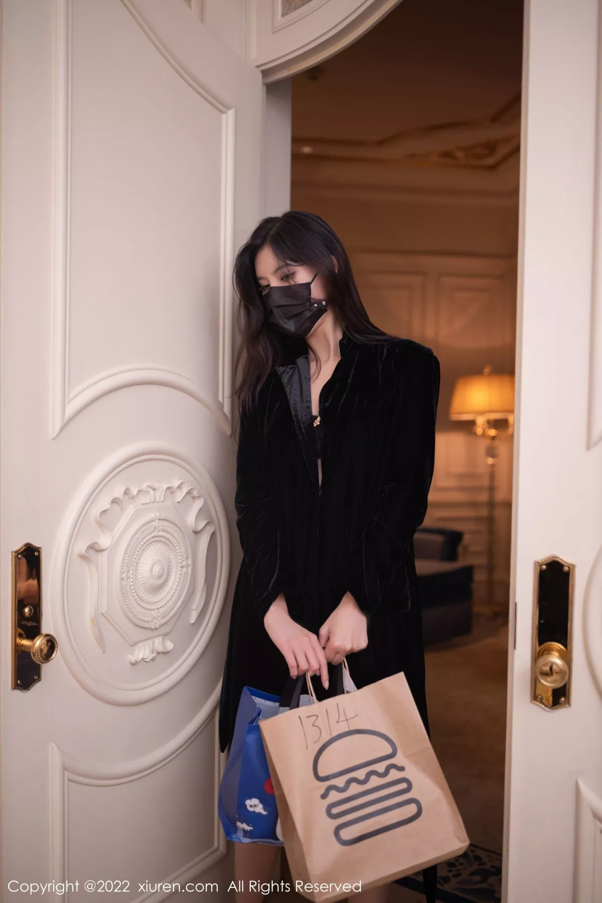 [XiuRen秀人网]第5797期就是阿朱啊写真  第1张-《94零社区》