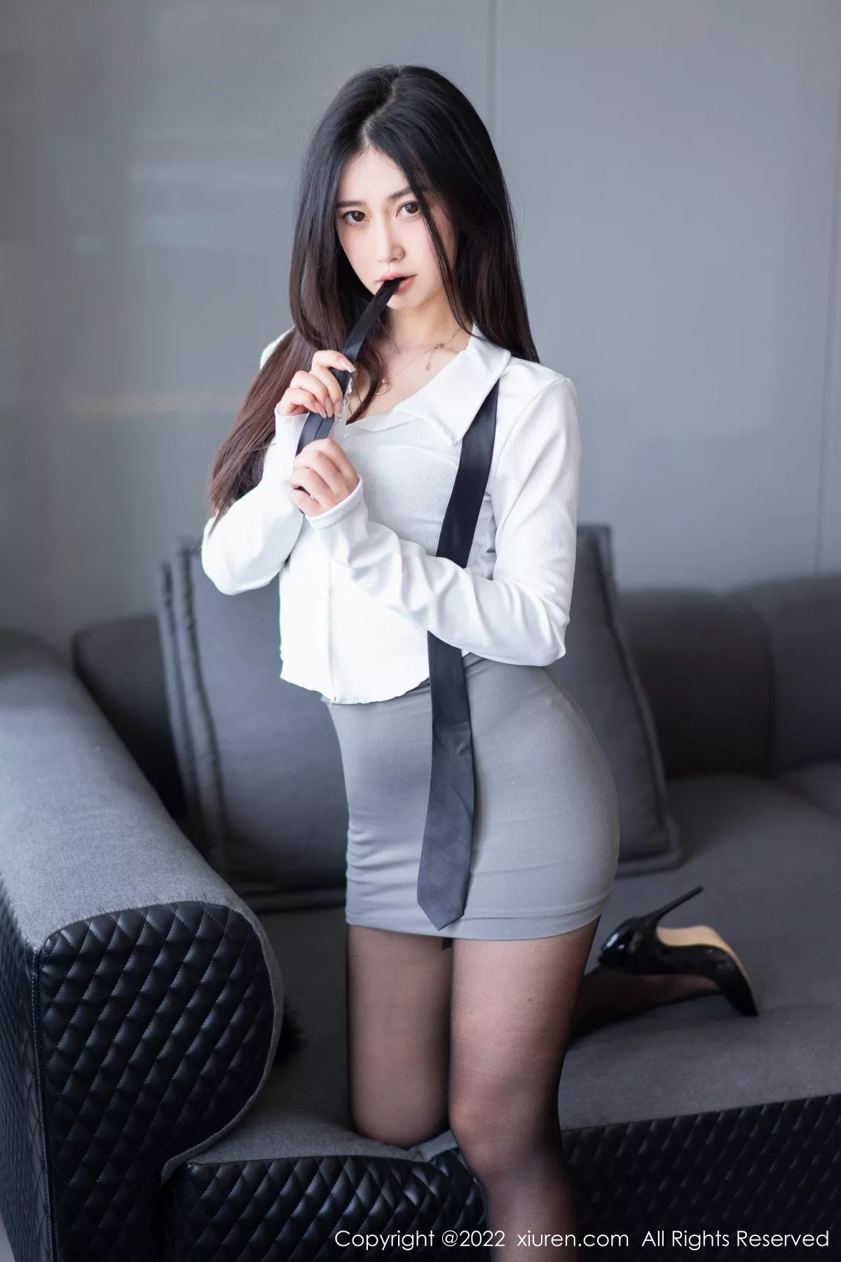 [XiuRen秀人网]第5795期阿姣写真  第2张-《94零社区》