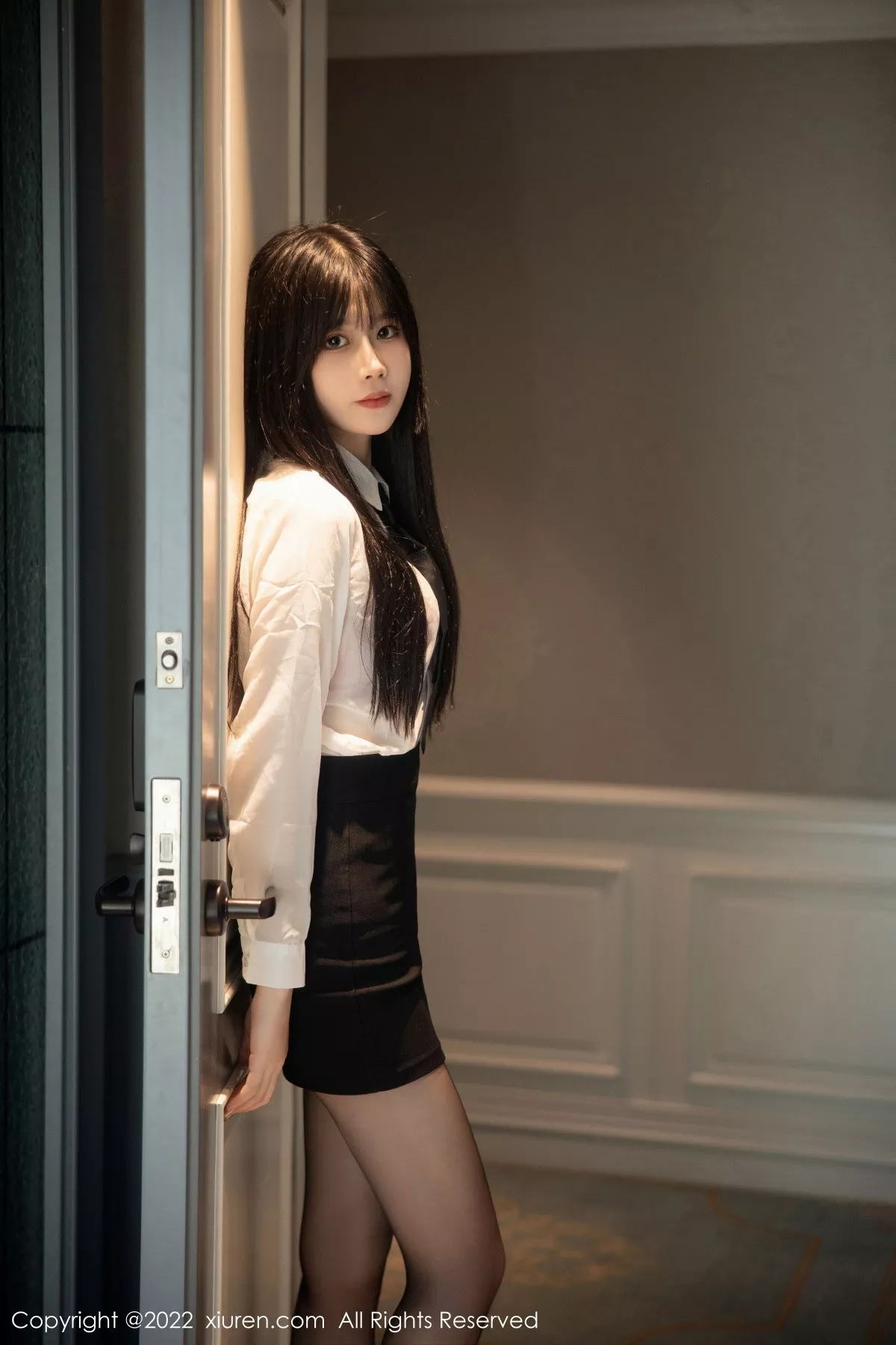 [XiuRen秀人网]第5861期77qiqi写真  第1张-《94零社区》