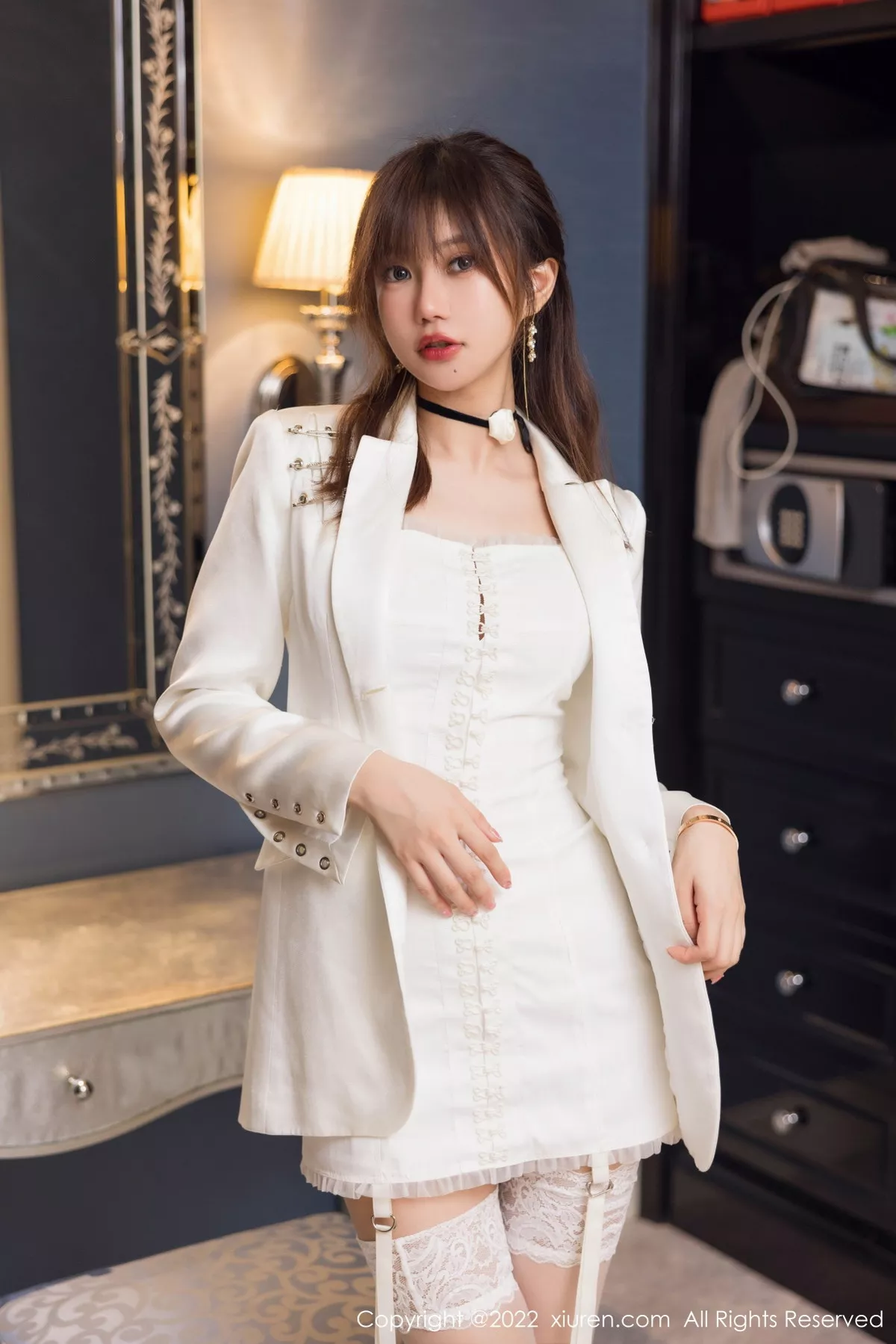 [XiuRen秀人网]第5845期绮里嘉写真  第2张-《94零社区》