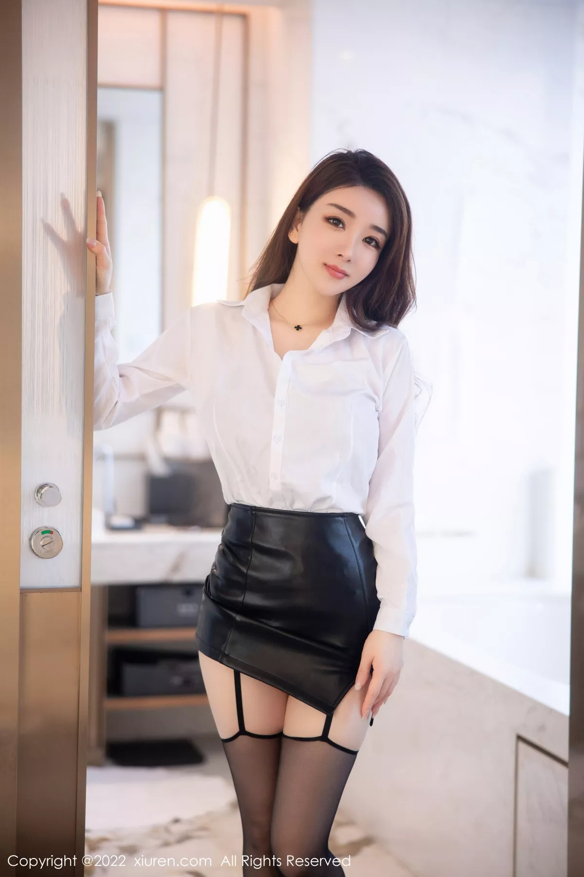 [XiuRen秀人网]第5916期雨儿写真  第8张-《94零社区》