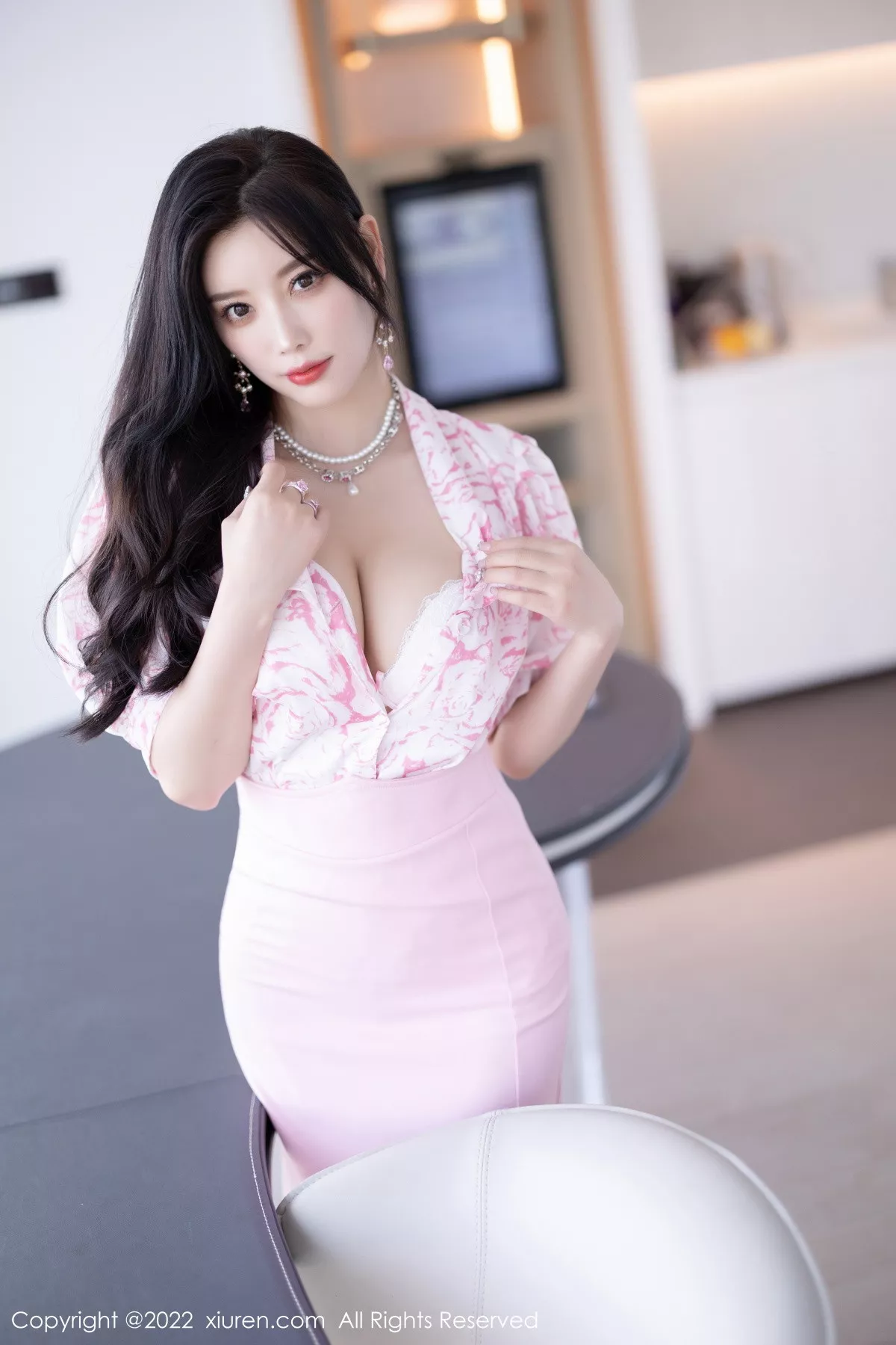 [XiuRen秀人网]第5927期杨晨晨写真  第4张-《94零社区》