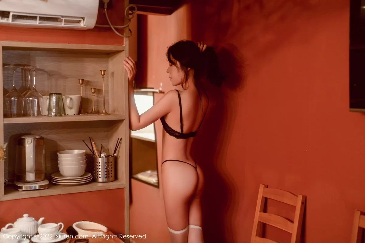 [XiuRen秀人网]第5923期露露写真  第20张-《94零社区》