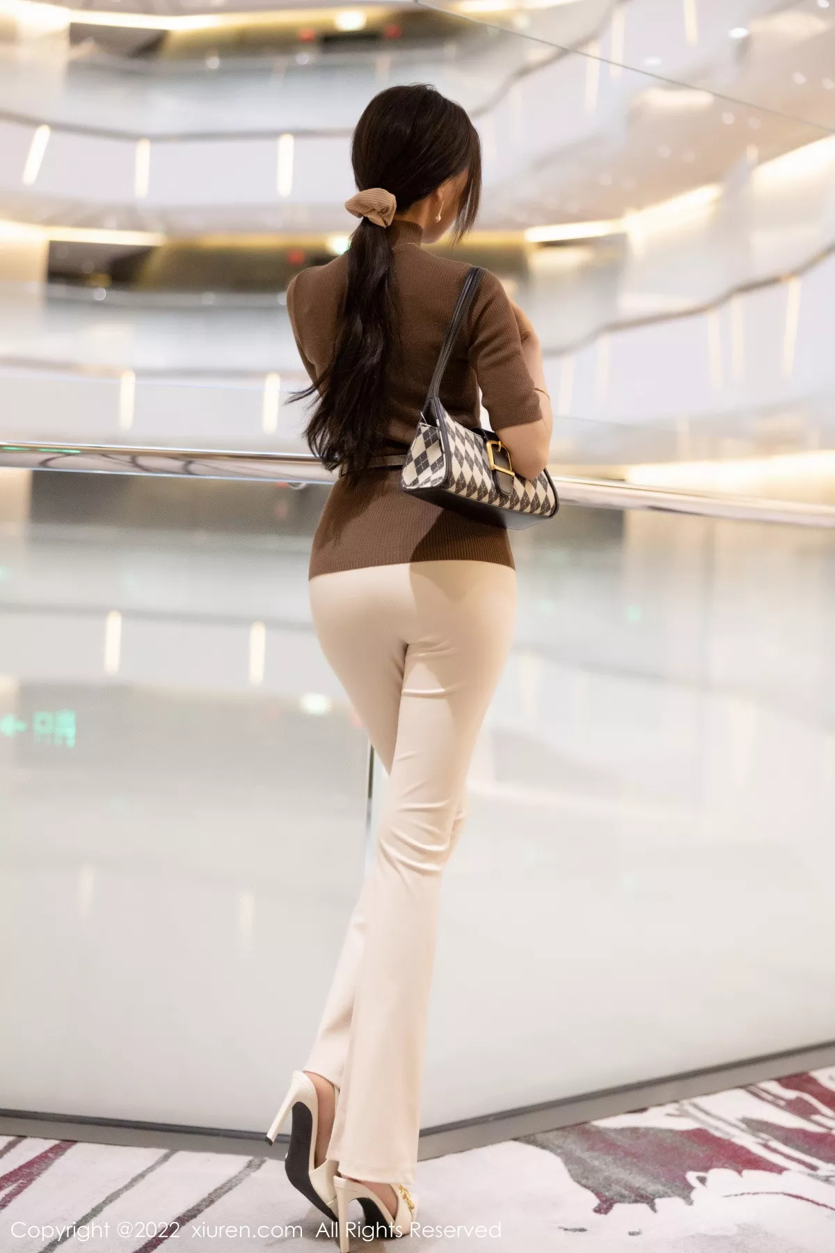 [XiuRen秀人网]第5978期王馨瑶写真  第2张-《94零社区》
