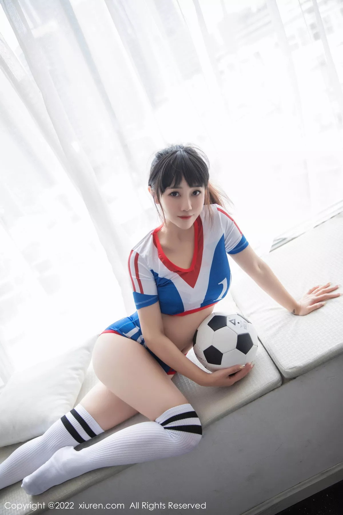 [XiuRen秀人网]第5974期严利娅写真  第4张-《94零社区》