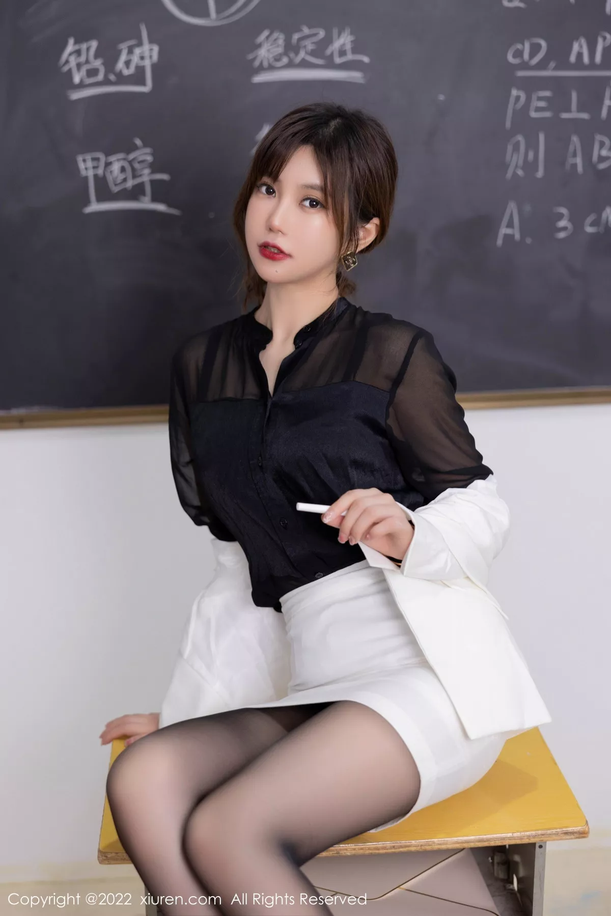 [XiuRen秀人网]第6008期绮里嘉写真  第16张-《94零社区》
