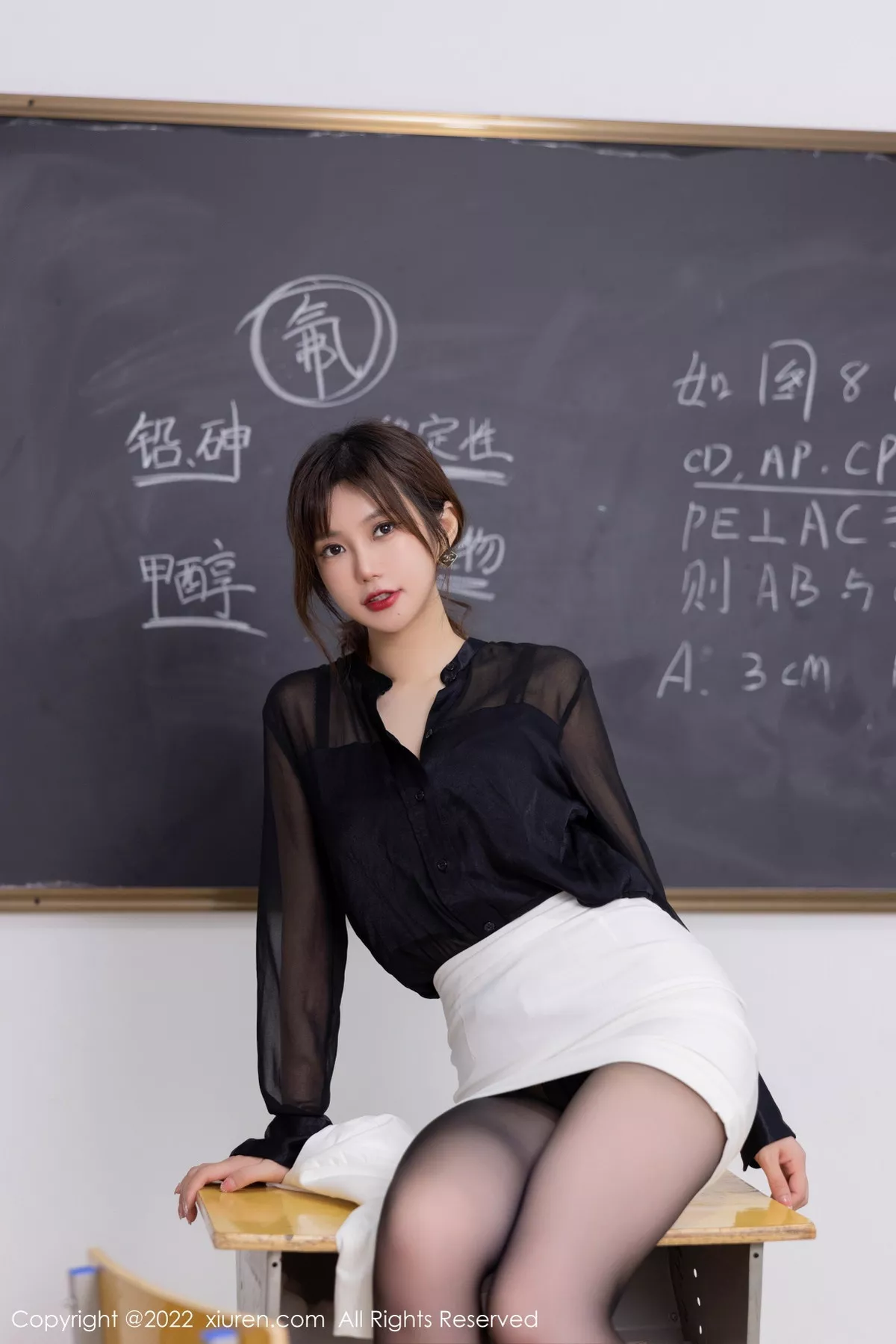 [XiuRen秀人网]第6008期绮里嘉写真  第23张-《94零社区》