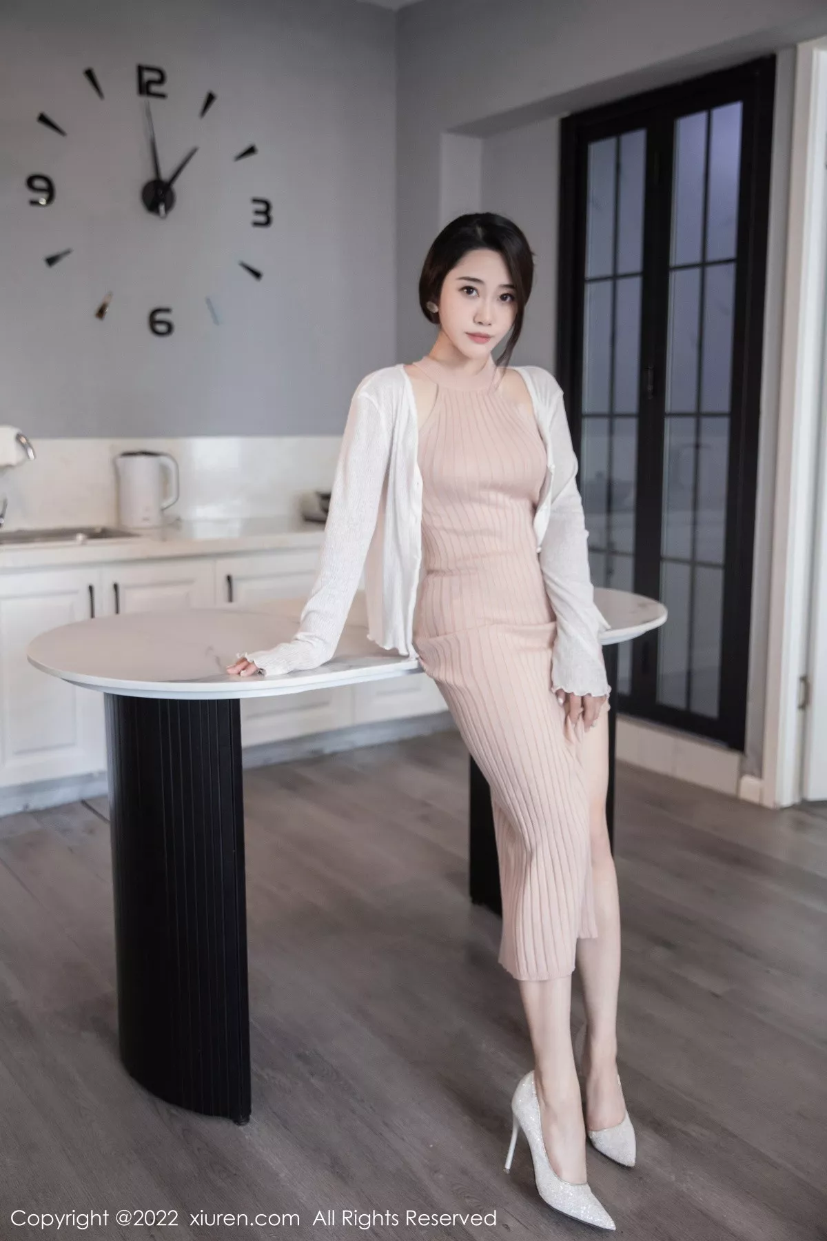 [XiuRen秀人网]第6066期严利娅写真  第2张-《94零社区》