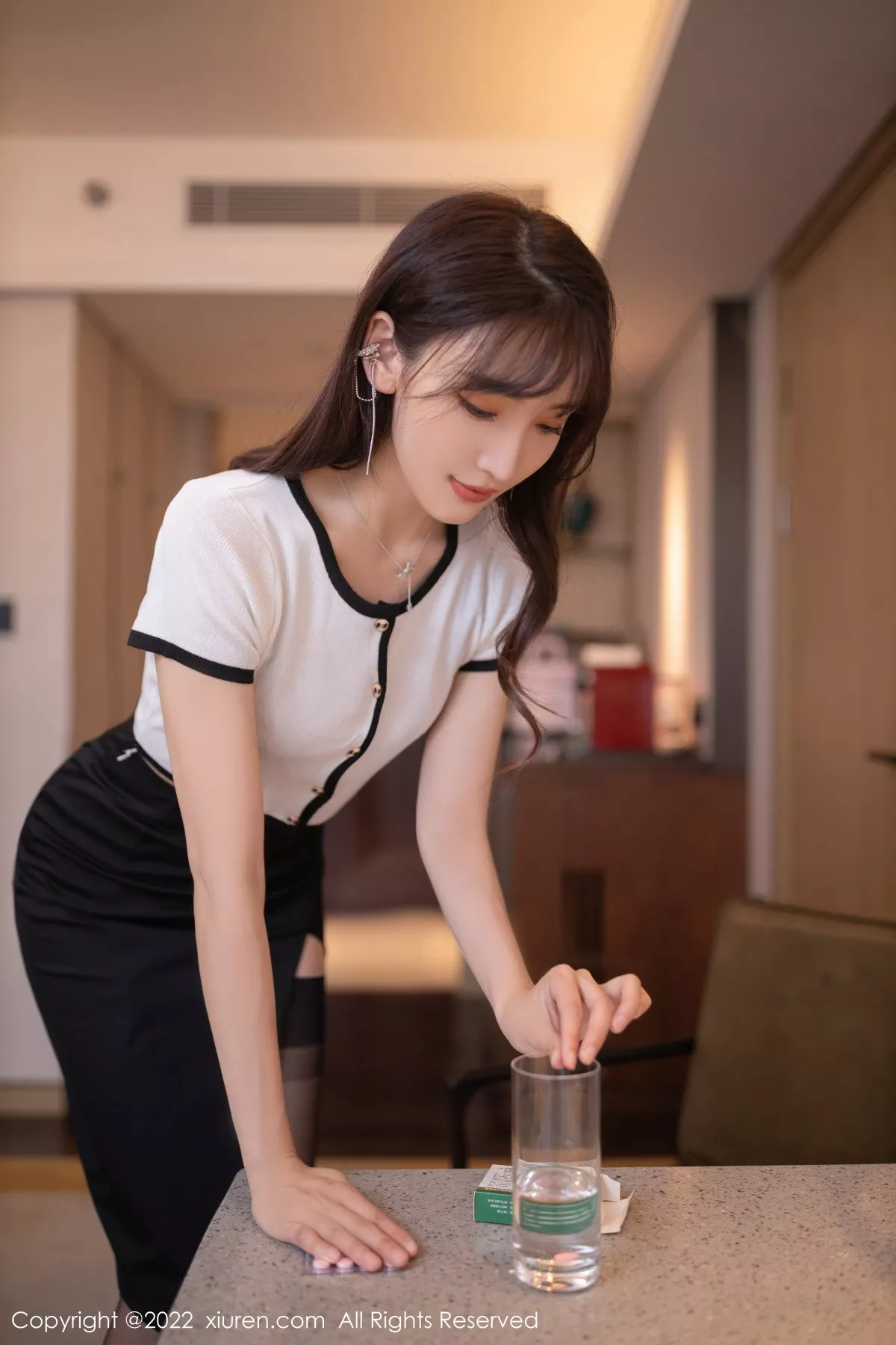 [XiuRen秀人网]第6065期小海臀写真  第8张-《94零社区》