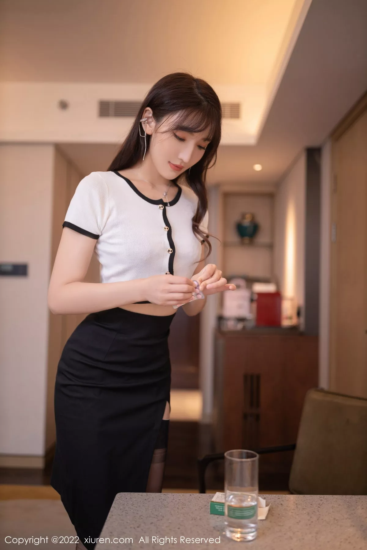 [XiuRen秀人网]第6065期小海臀写真  第6张-《94零社区》