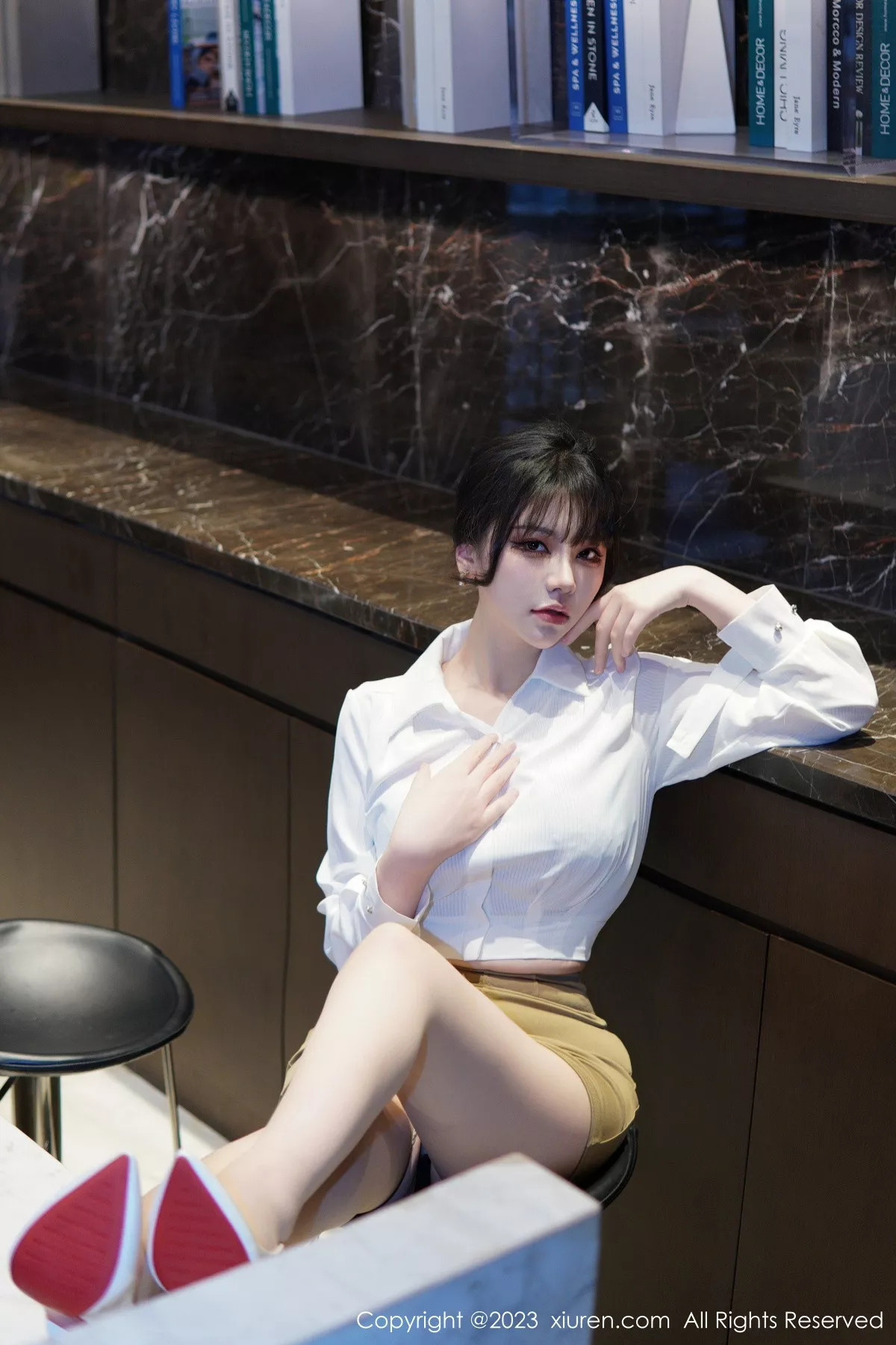 [XiuRen秀人网]第6111期桃桃子写真  第2张-《94零社区》