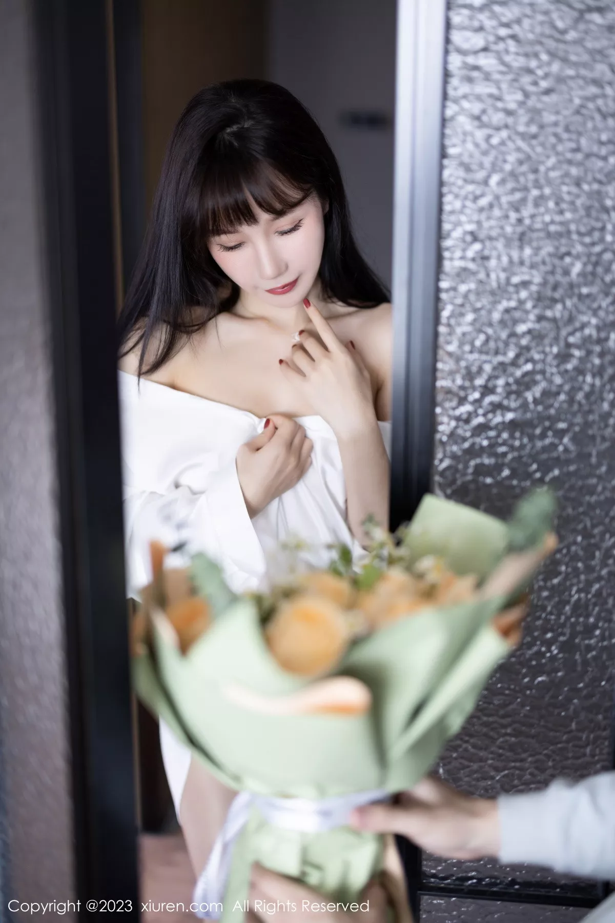 [XiuRen秀人网]第6153期波巧酱写真  第1张-《94零社区》
