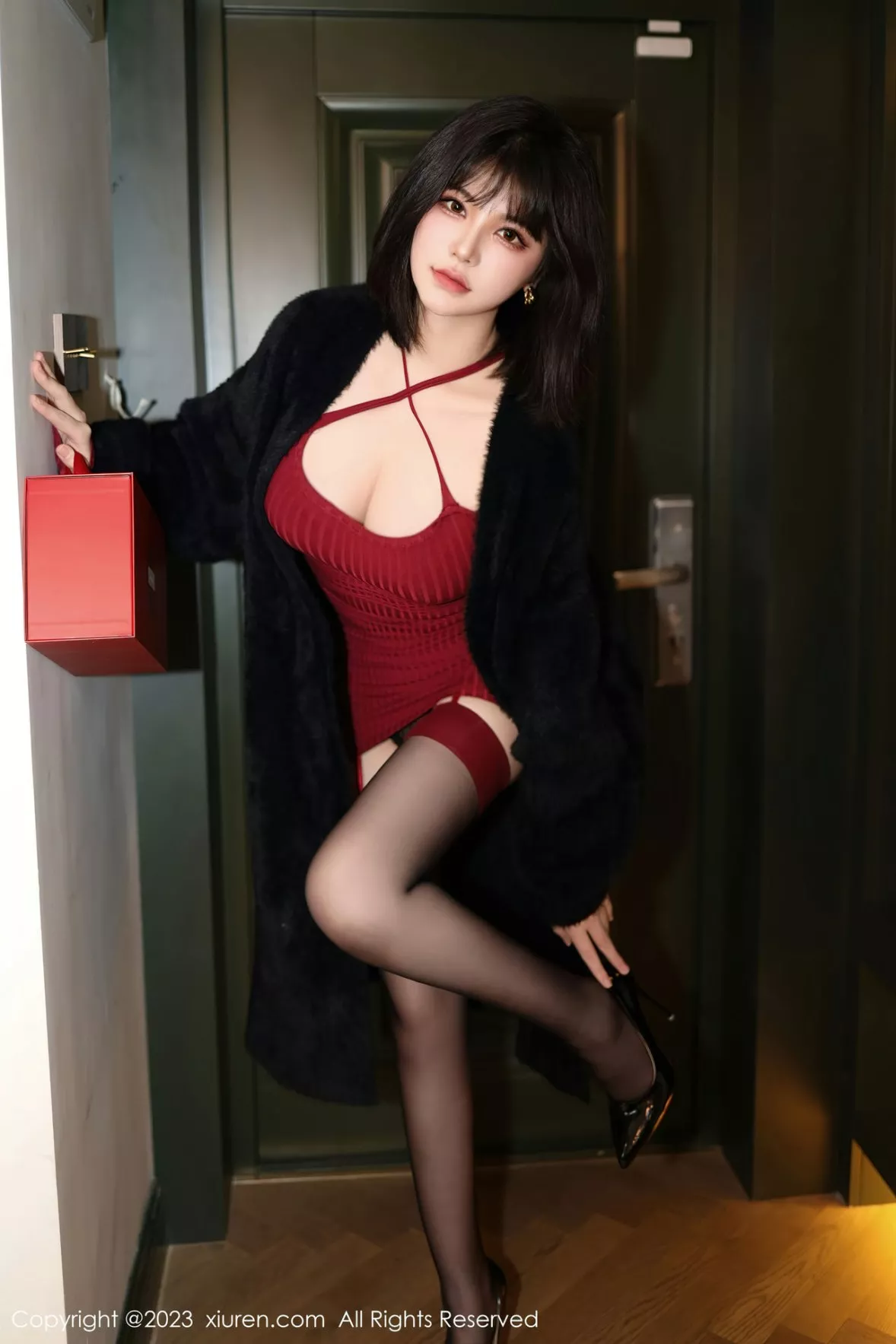[XiuRen秀人网]第6144期桃桃子写真  第4张-《94零社区》