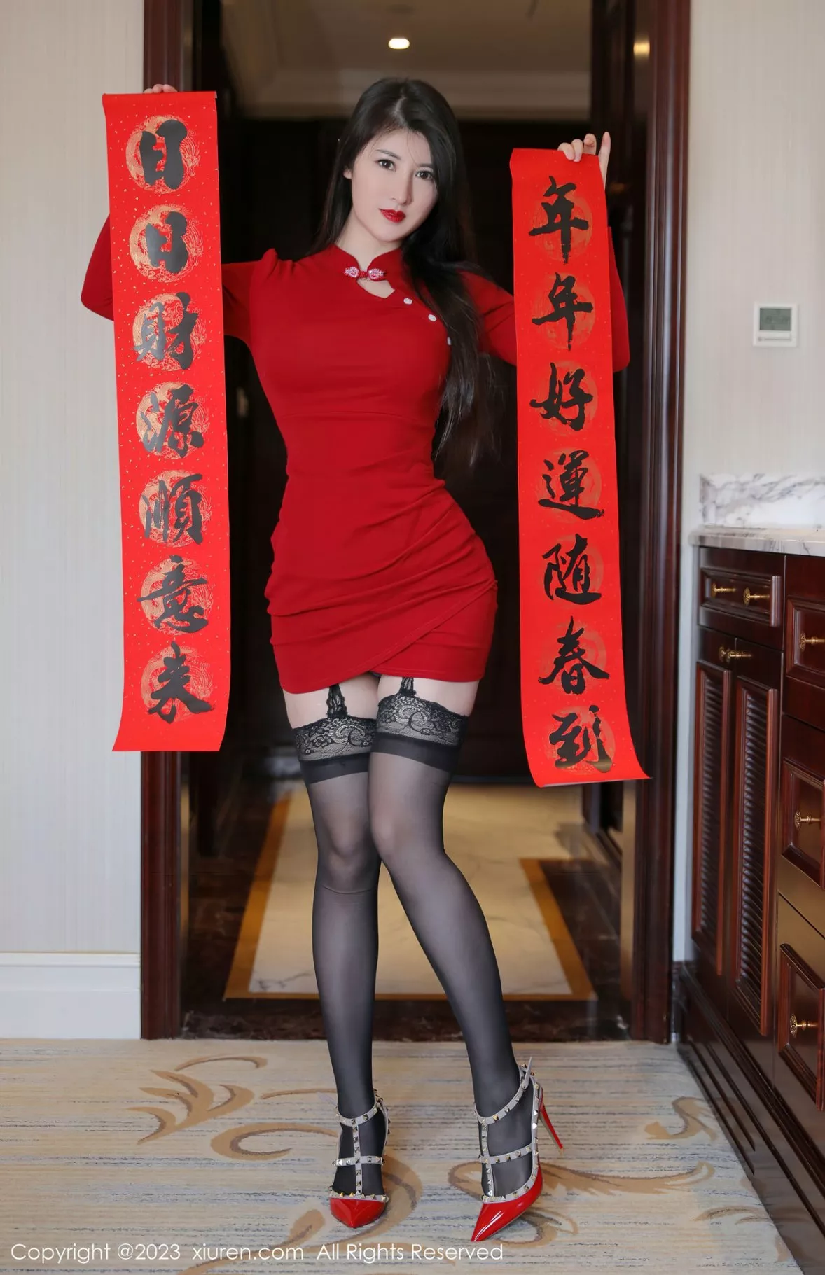 [XiuRen秀人网]第6166期诗诗写真  第2张-《94零社区》