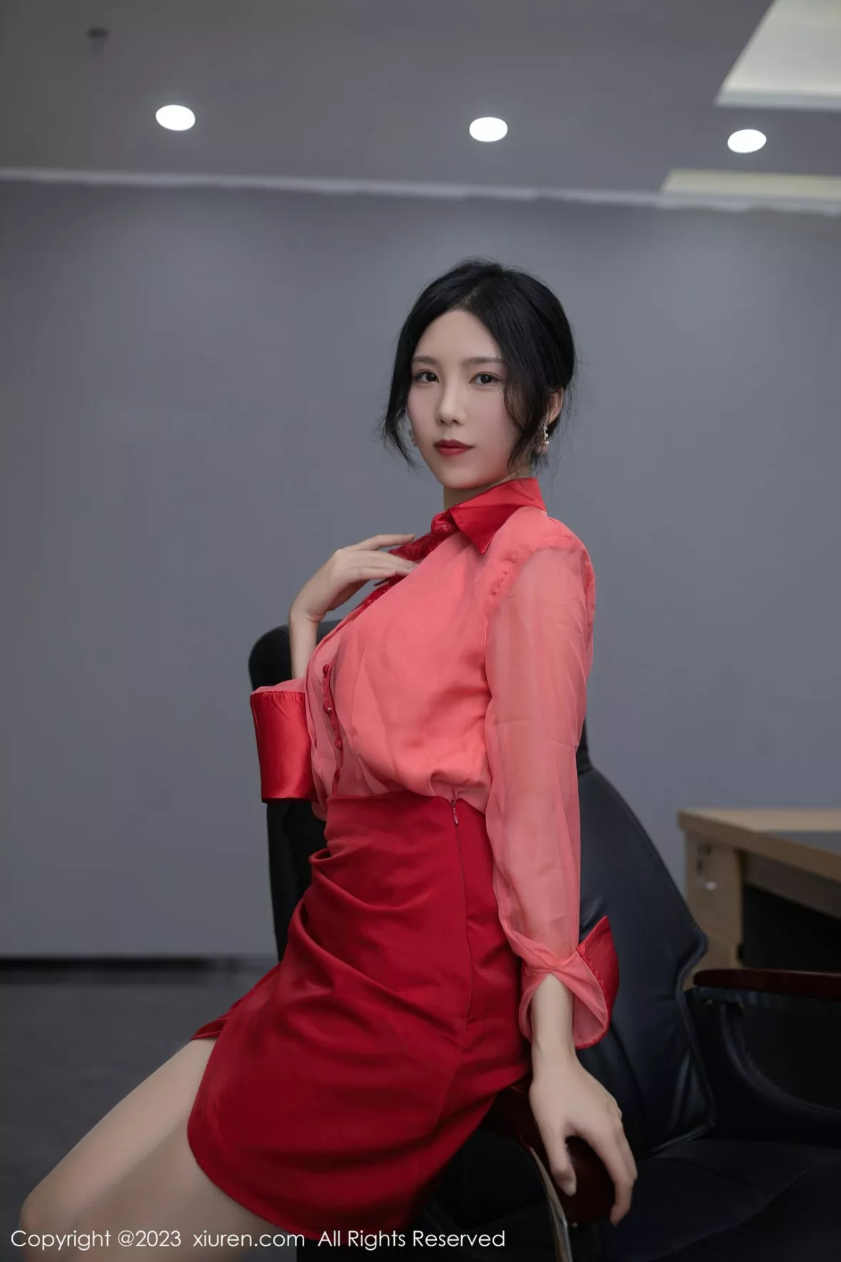 [XiuRen秀人网]第6189期利世写真  第2张-《94零社区》