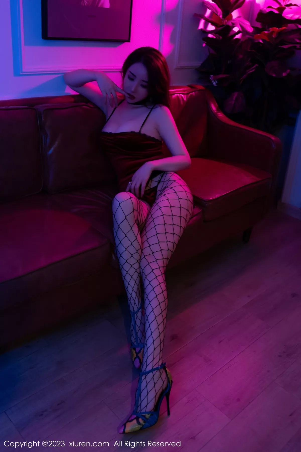 [XiuRen秀人网]第6192期雨儿写真  第19张-《94零社区》