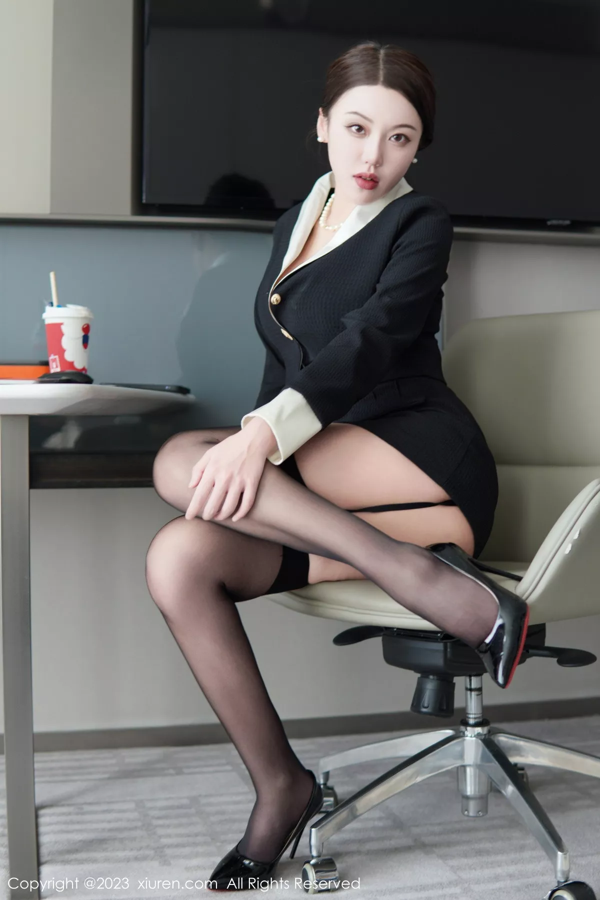 [XiuRen秀人网]第6231期米娜写真  第4张-《94零社区》