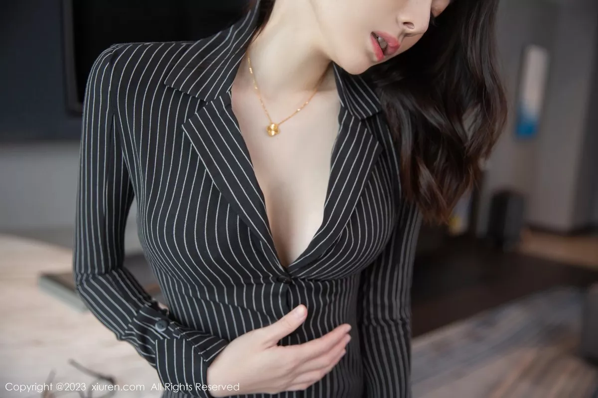 [XiuRen秀人网]第6376期是小逗逗写真  第9张-《94零社区》