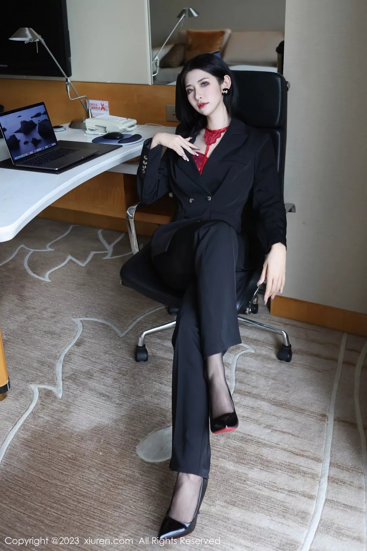 [XiuRen秀人网]第6402期依娜写真  第1张-《94零社区》