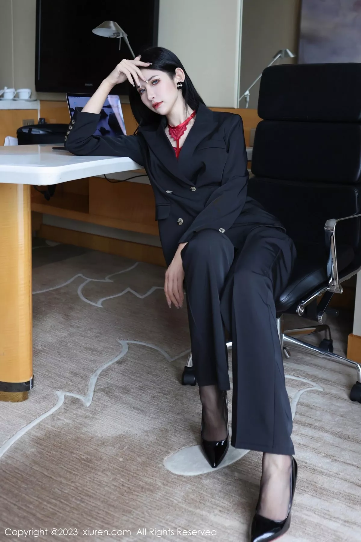 [XiuRen秀人网]第6402期依娜写真  第5张-《94零社区》