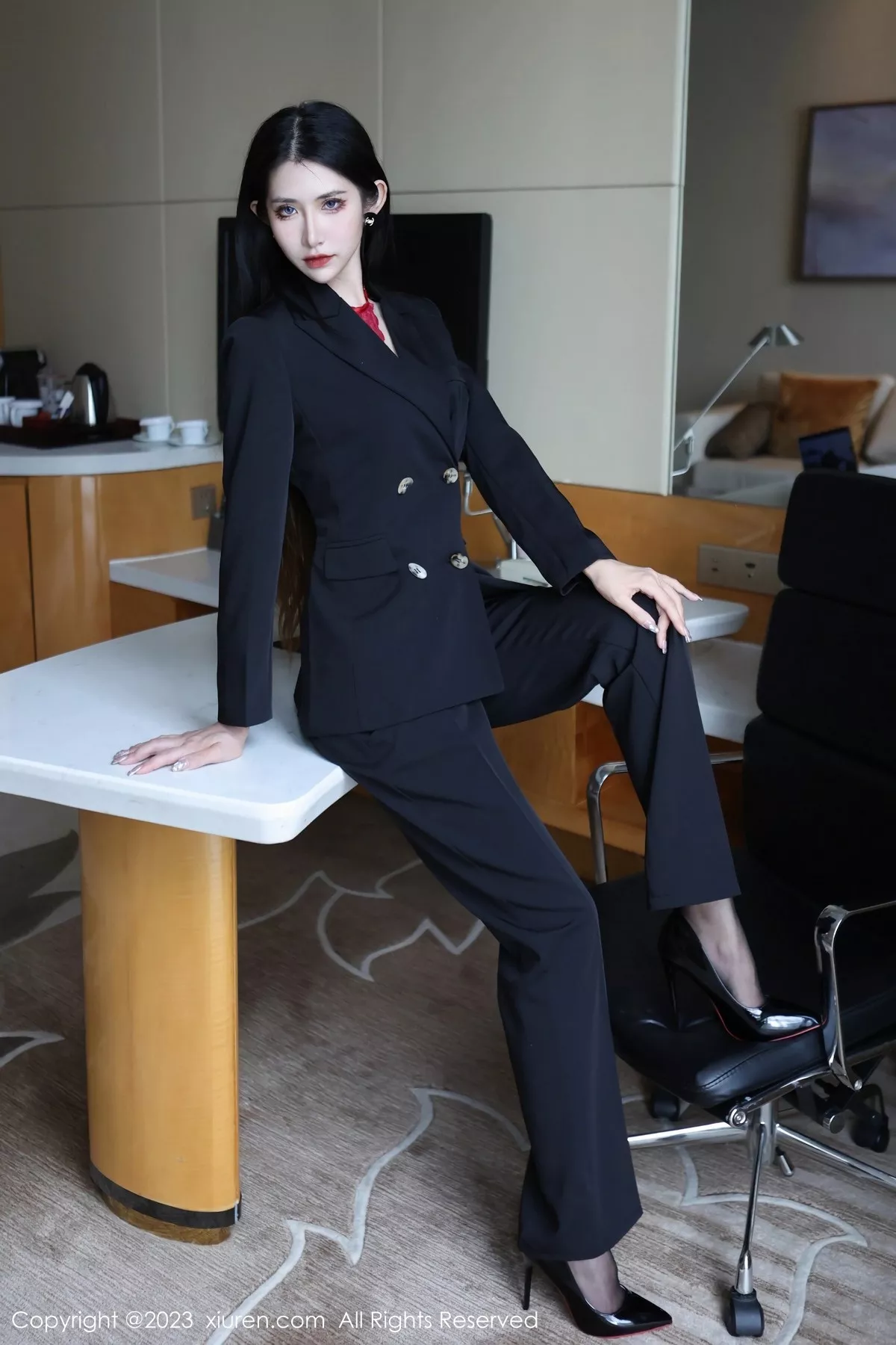 [XiuRen秀人网]第6402期依娜写真  第9张-《94零社区》