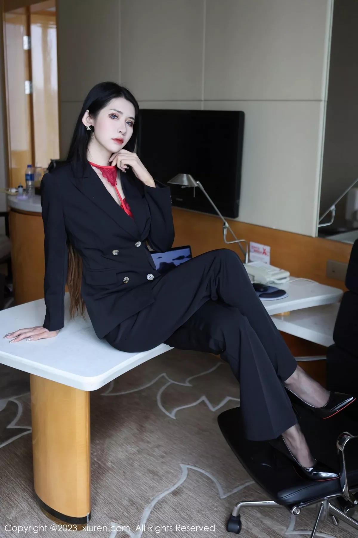 [XiuRen秀人网]第6402期依娜写真  第11张-《94零社区》