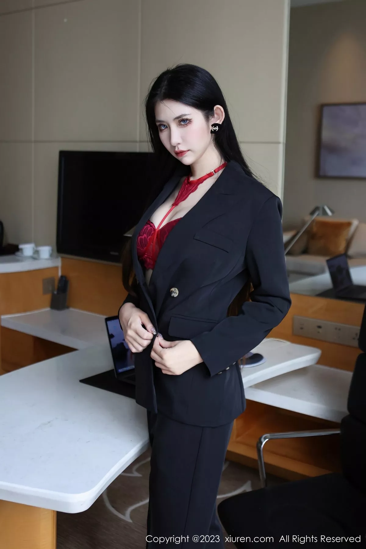 [XiuRen秀人网]第6402期依娜写真  第18张-《94零社区》