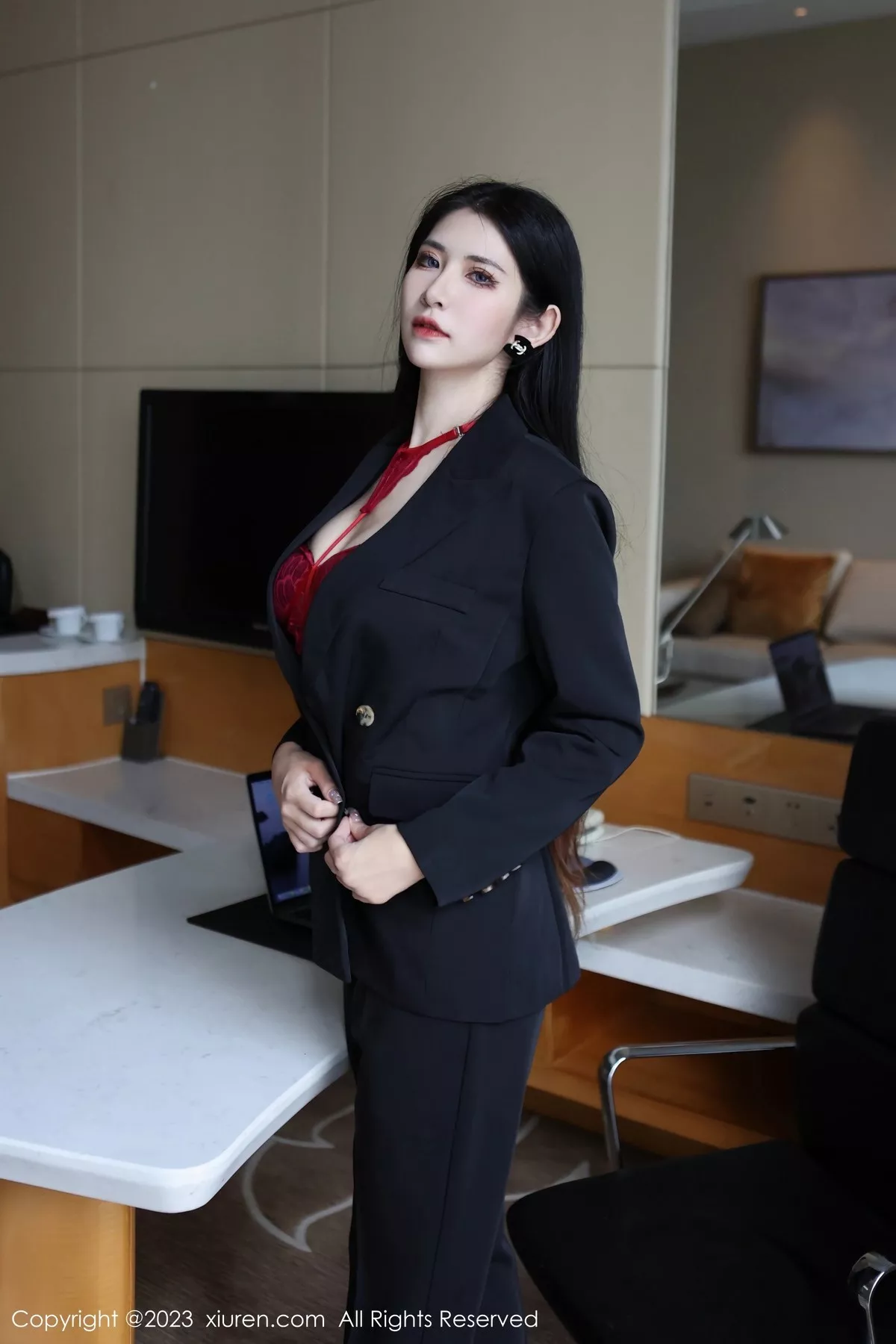 [XiuRen秀人网]第6402期依娜写真  第19张-《94零社区》