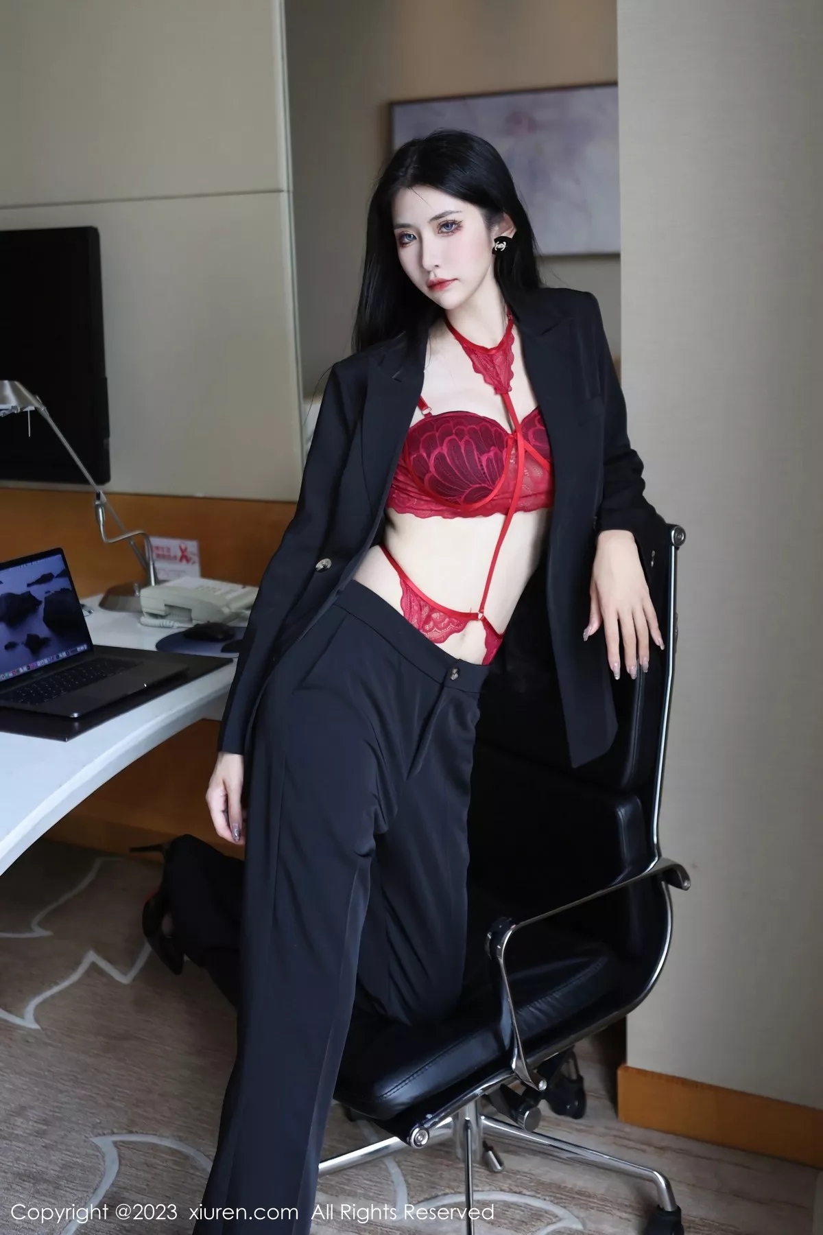 [XiuRen秀人网]第6402期依娜写真  第24张-《94零社区》