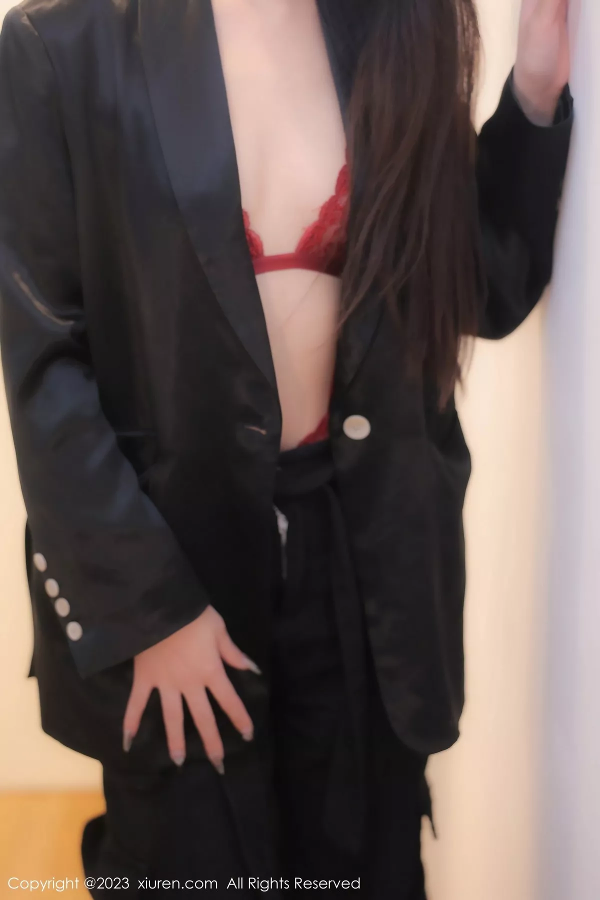 [XiuRen秀人网]第6409期四月月写真  第1张-《94零社区》