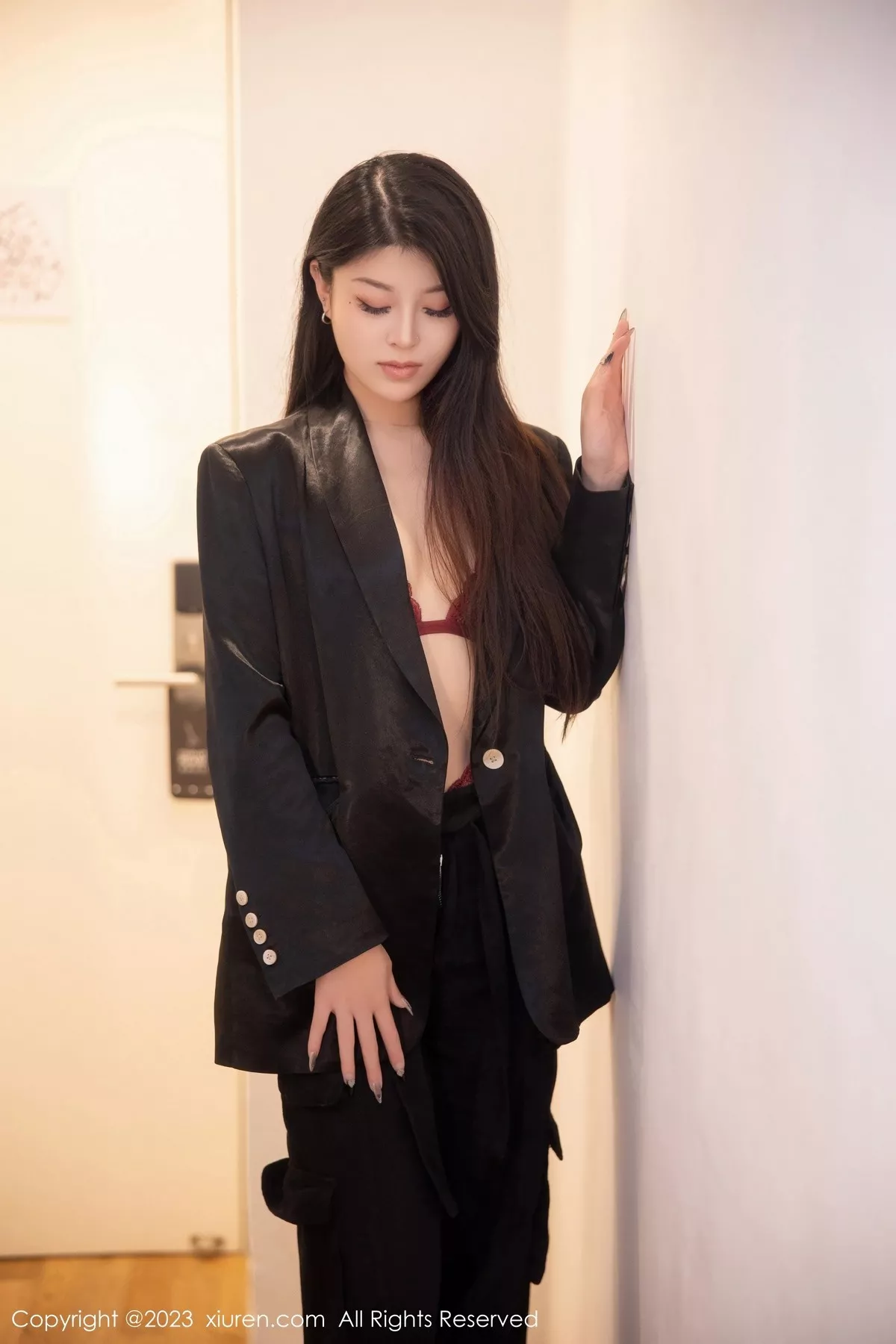 [XiuRen秀人网]第6409期四月月写真  第2张-《94零社区》