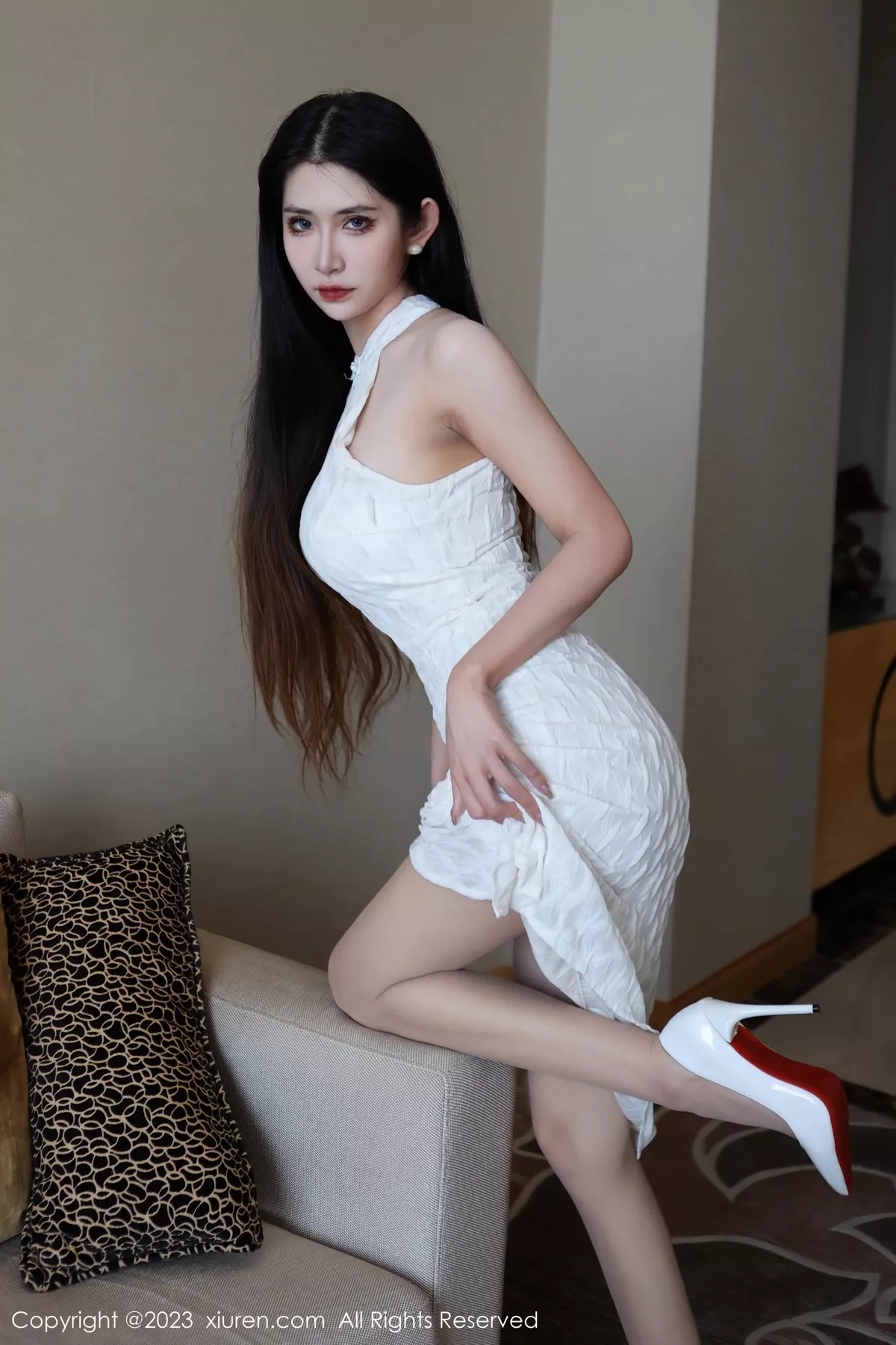 [XiuRen秀人网]第6438期依娜写真  第4张-《94零社区》