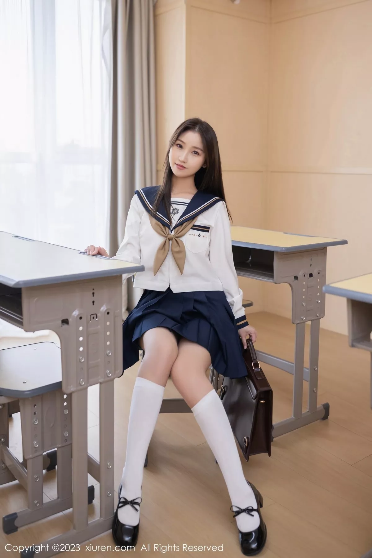 [XiuRen秀人网]第6709期杏子写真  第2张-《94零社区》