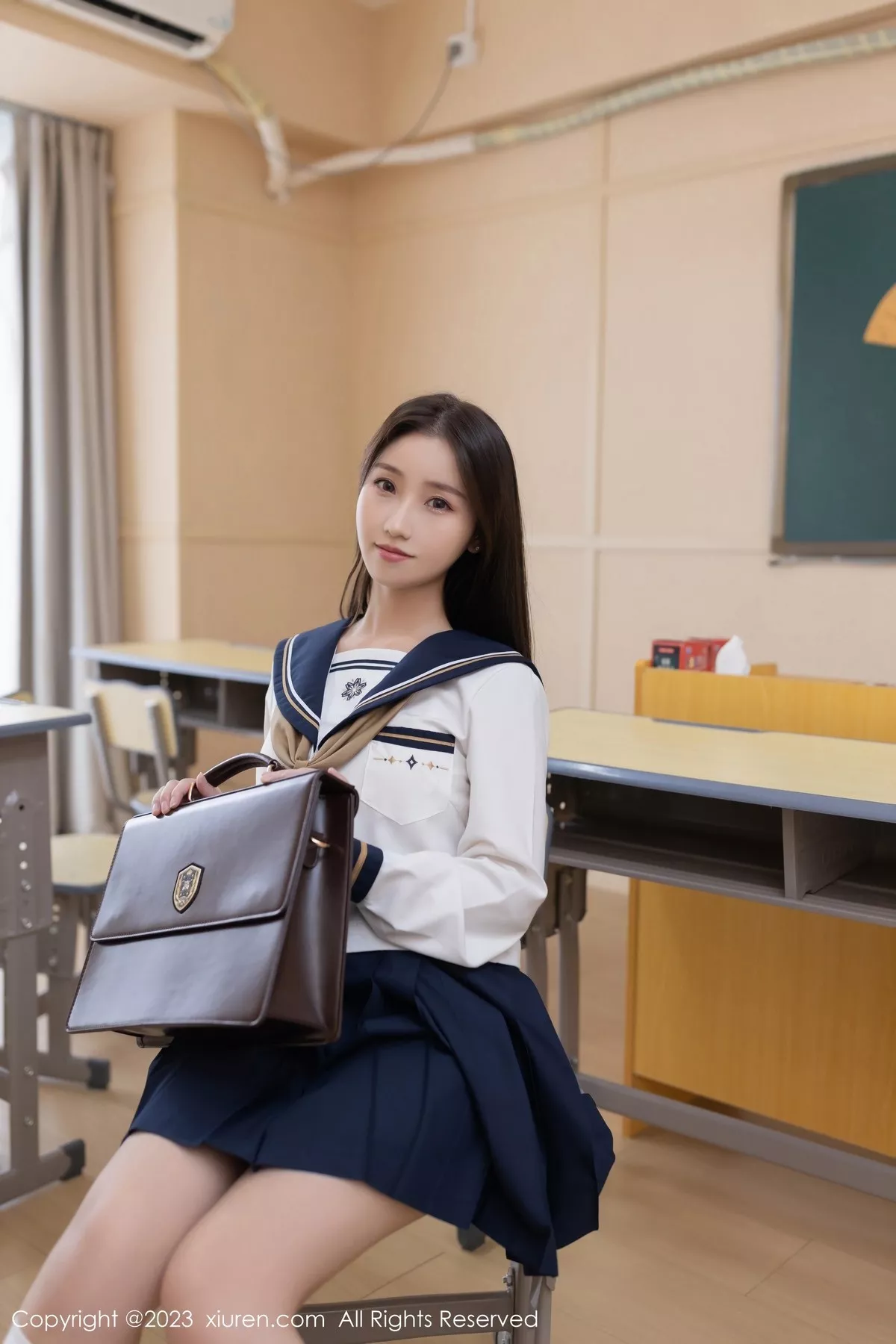 [XiuRen秀人网]第6709期杏子写真  第1张-《94零社区》