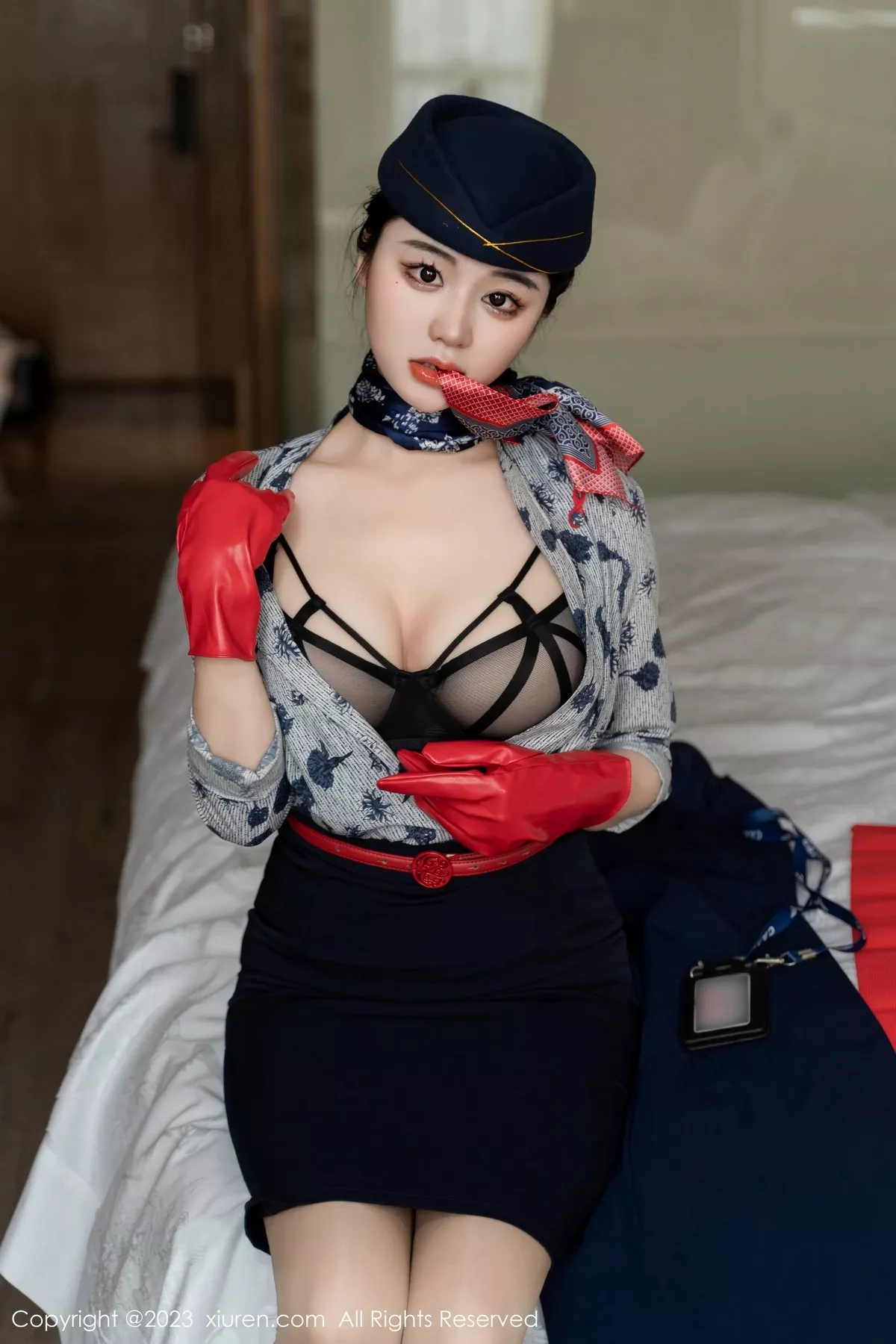 [XiuRen秀人网]第6790期汐汐爱吃草莓写真  第2张-《94零社区》