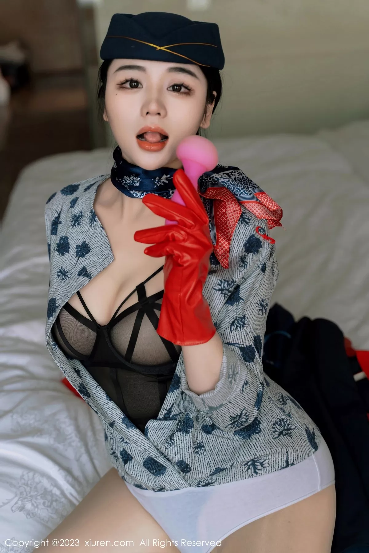 [XiuRen秀人网]第6790期汐汐爱吃草莓写真  第3张-《94零社区》