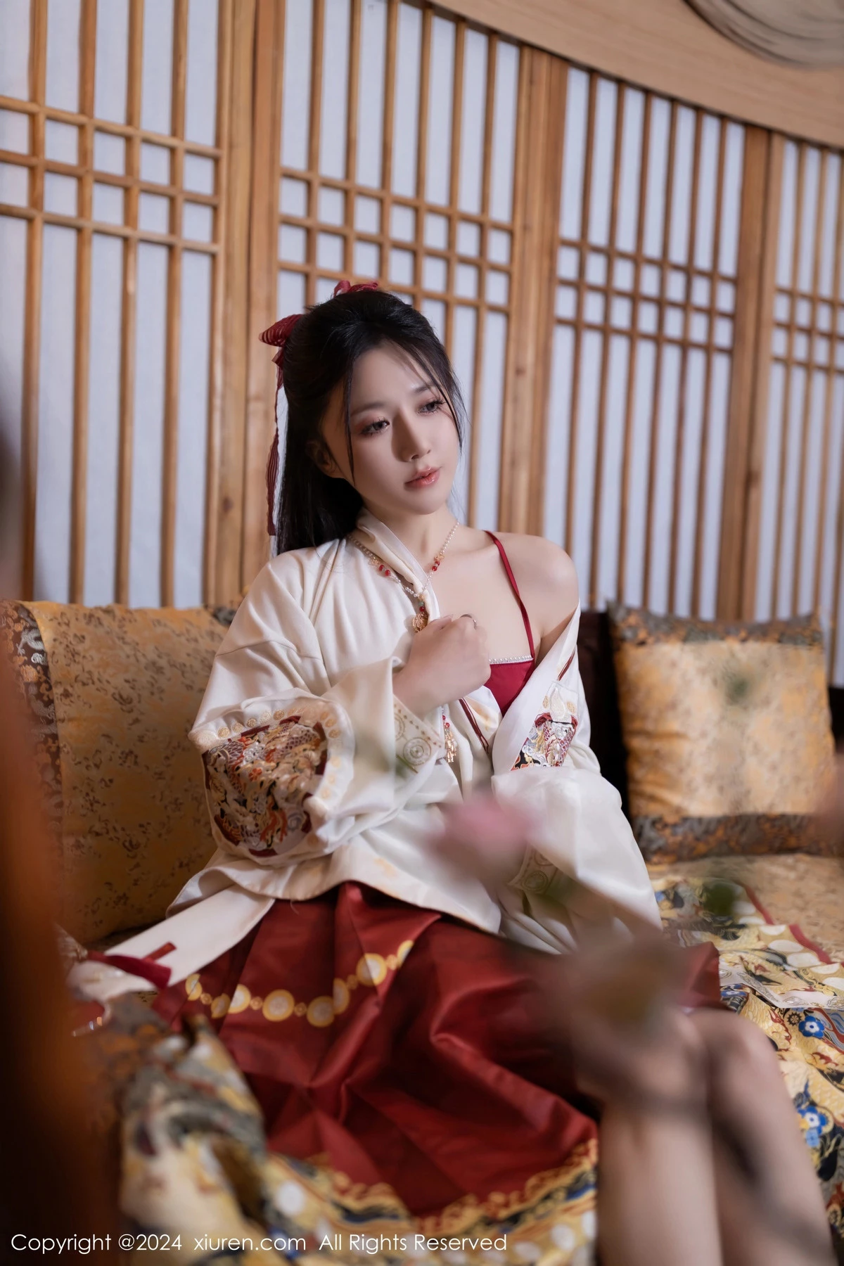 [XiuRen秀人网]第8095期鱼子酱写真  第9张-《94零社区》