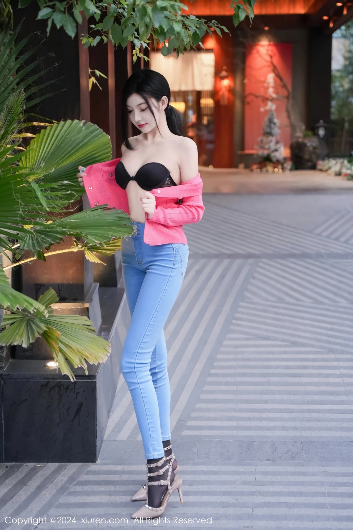 [XiuRen秀人网]第8091期龙雪儿写真  第28张-《94零社区》