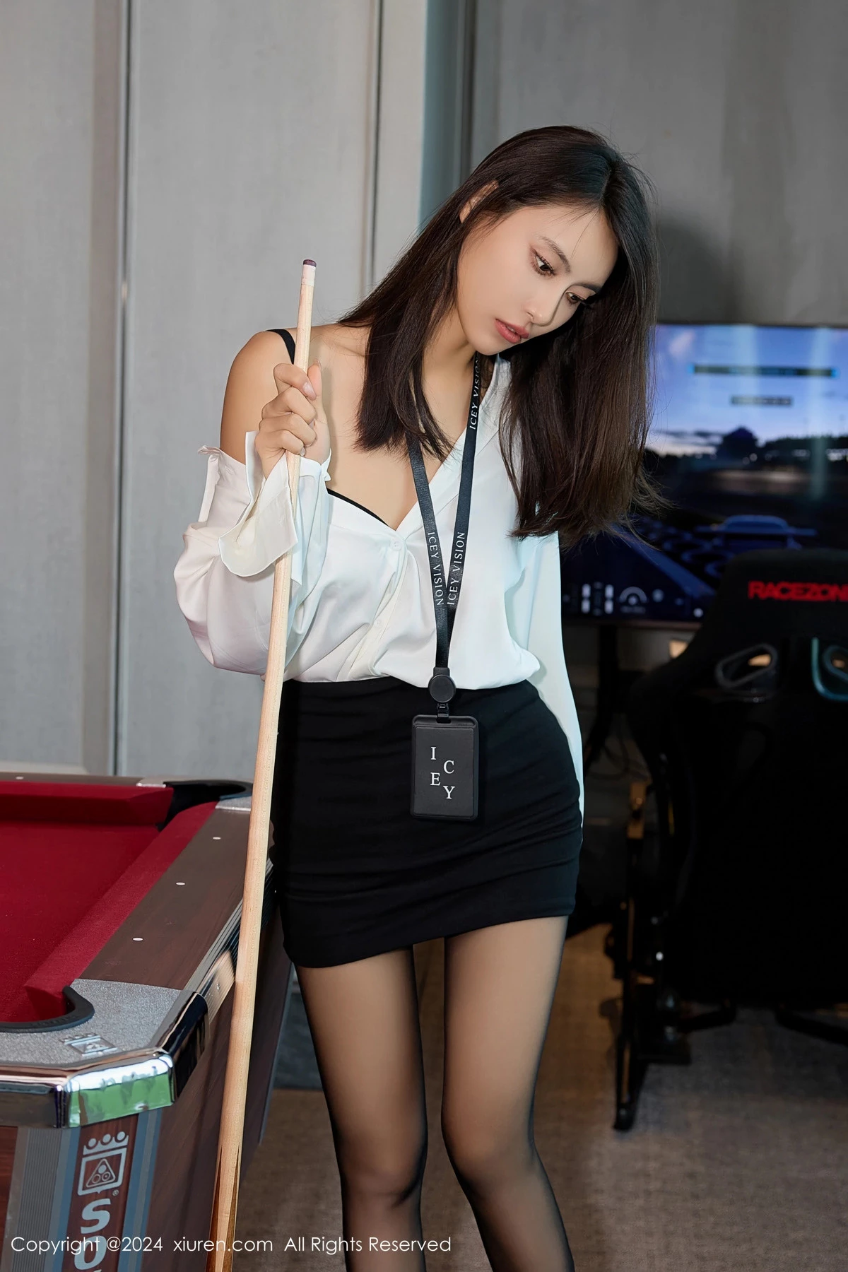 [XiuRen秀人网]第8155期Lingyu69写真  第9张-《94零社区》