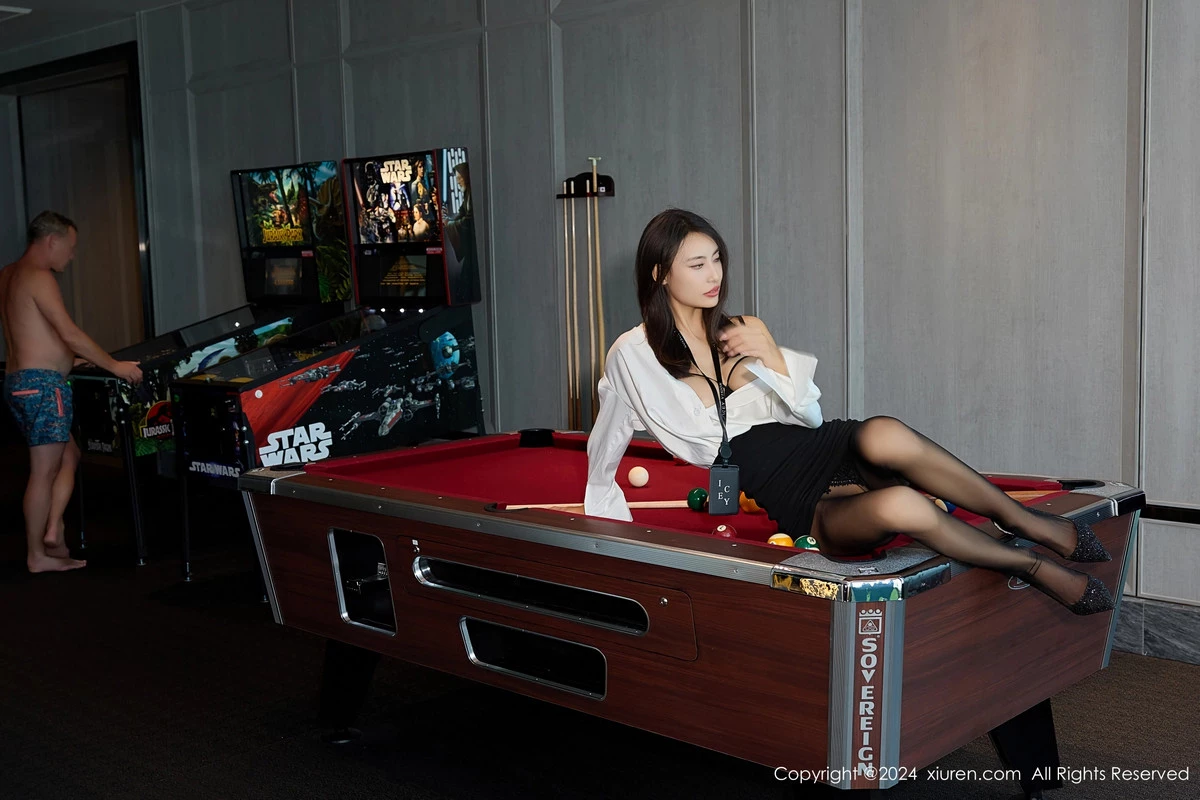 [XiuRen秀人网]第8155期Lingyu69写真  第18张-《94零社区》