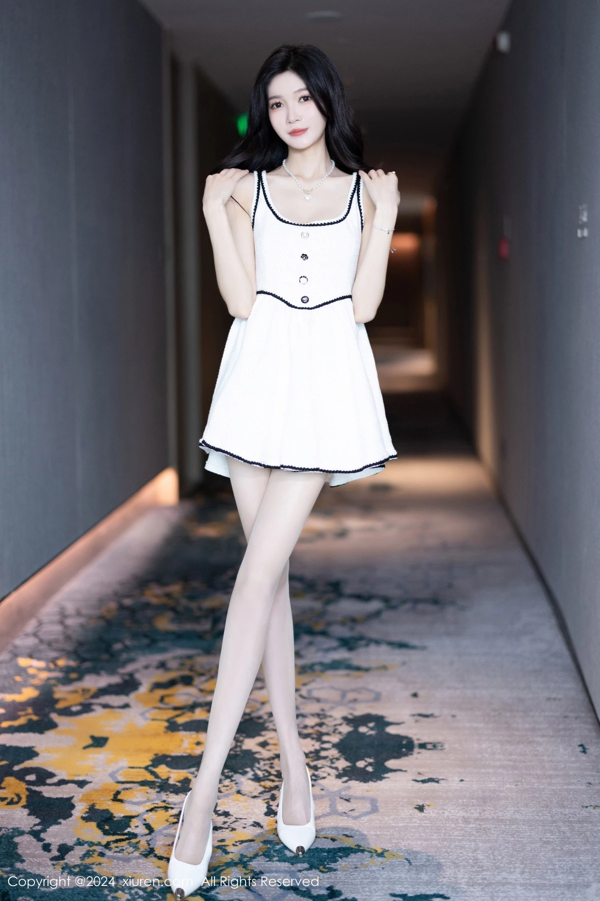 [XiuRen秀人网]第8861期程程程写真  第2张-《94零社区》