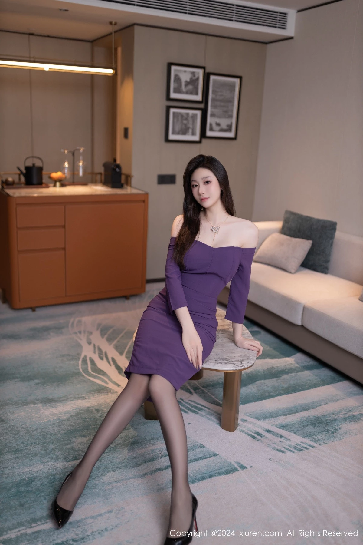 [XiuRen秀人网]第8881期小逗逗写真  第2张-《94零社区》