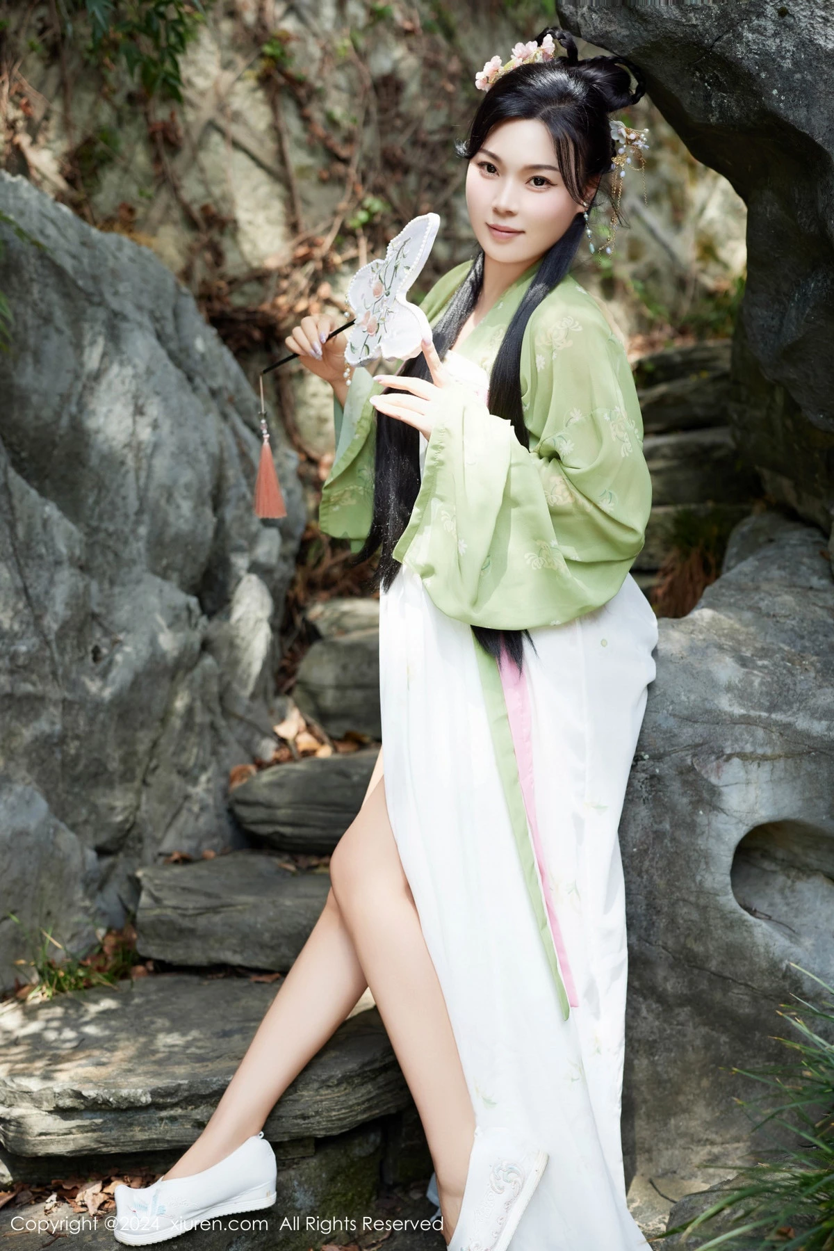 [XiuRen秀人网]第9162期麦田写真  第1张-《94零社区》