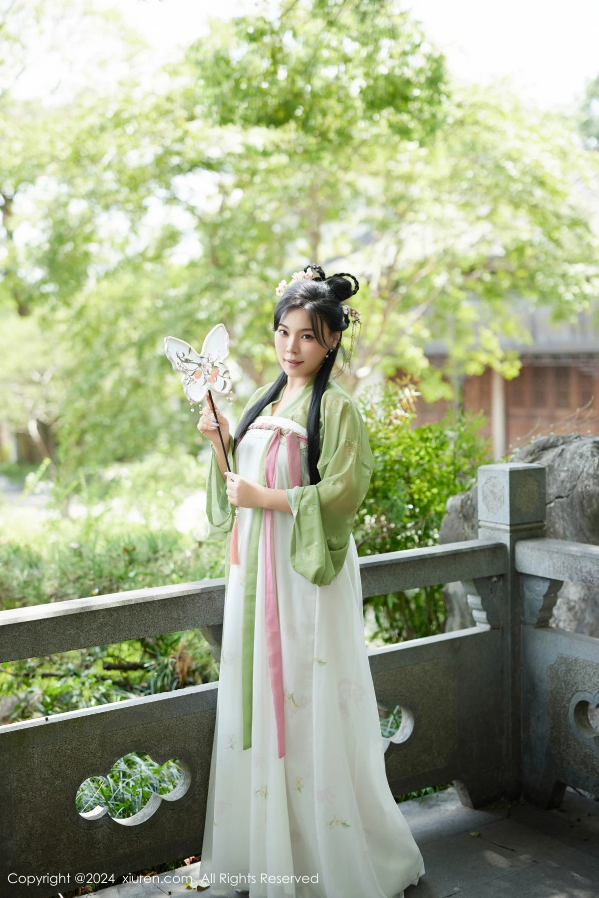 [XiuRen秀人网]第9162期麦田写真  第4张-《94零社区》