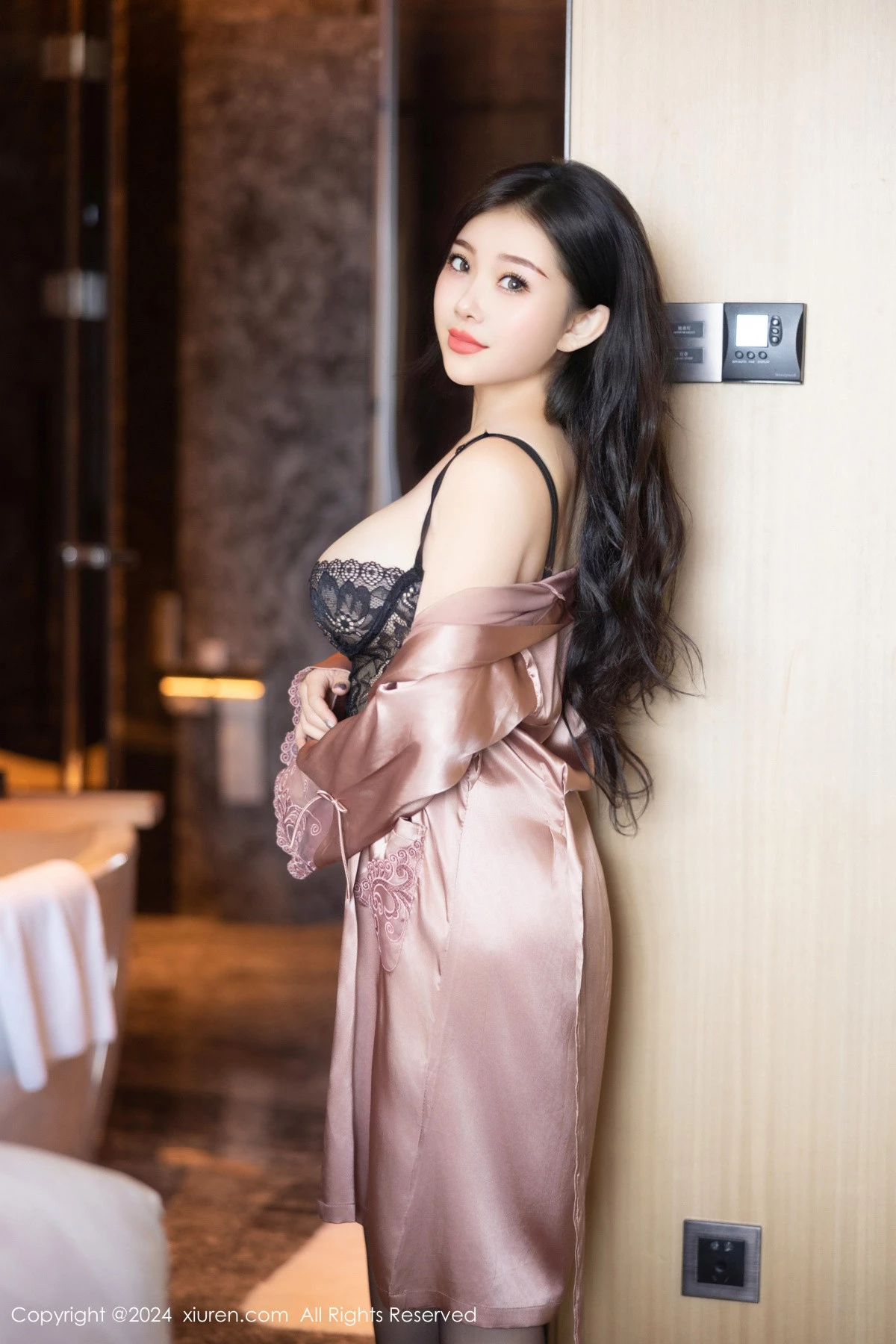 [XiuRen秀人网]第9159期白洁写真  第3张-《94零社区》
