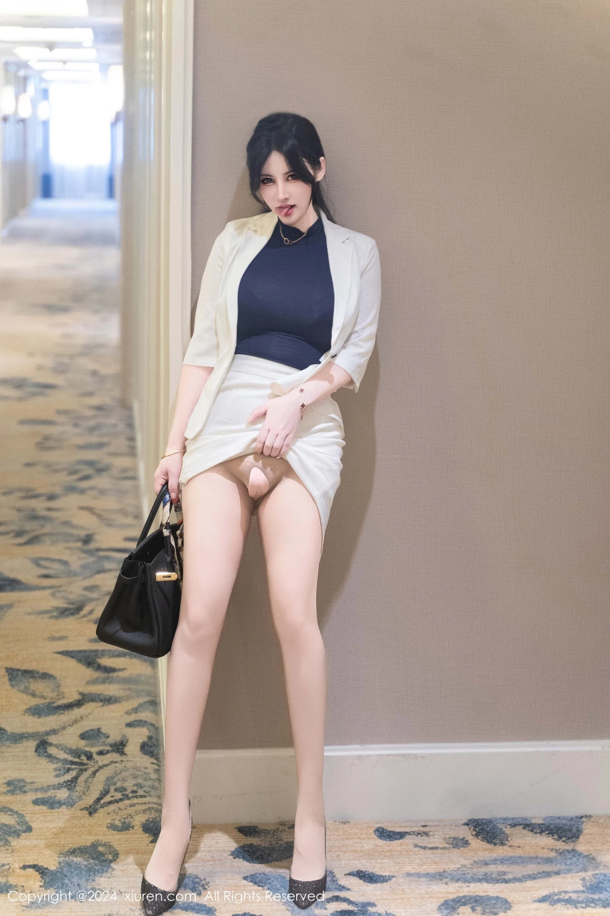 [XiuRen秀人网]第9319期诗诗写真  第2张-《94零社区》