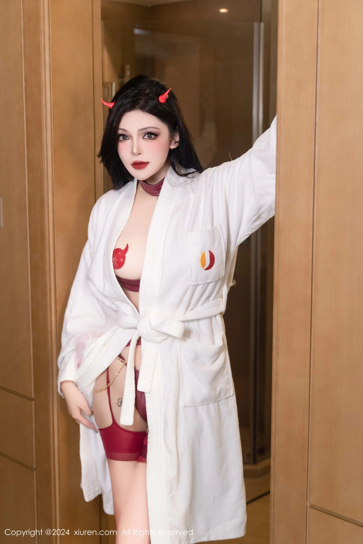 [XiuRen秀人网]第9352期伊丽莎有点白写真  第13张-《94零社区》