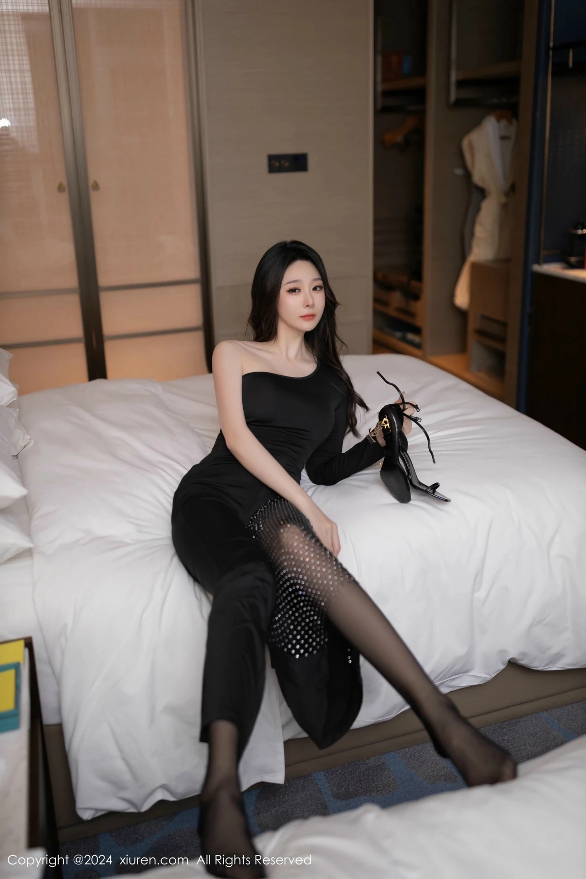 [XiuRen秀人网]第9386期小逗逗写真  第12张-《94零社区》