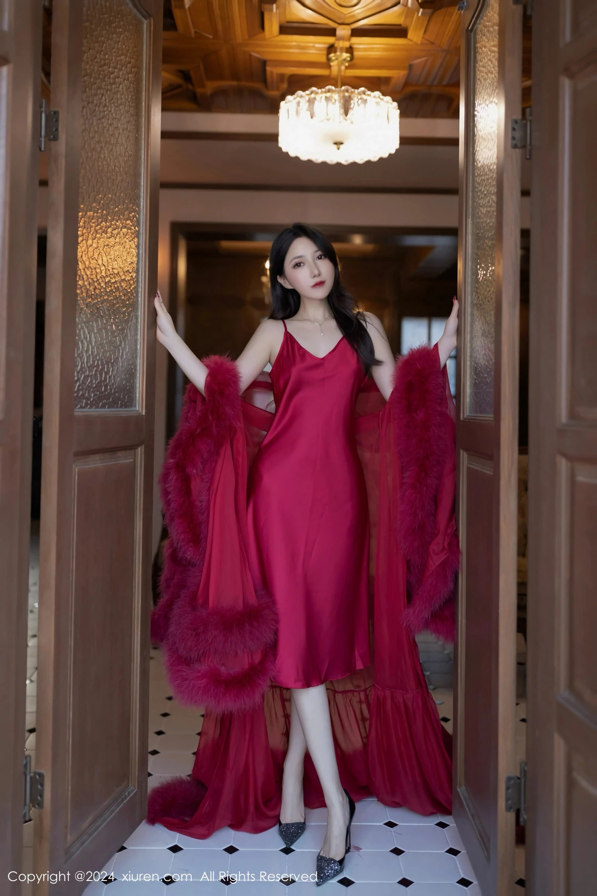 [XiuRen秀人网]第9422期鱼子酱写真  第4张-《94零社区》