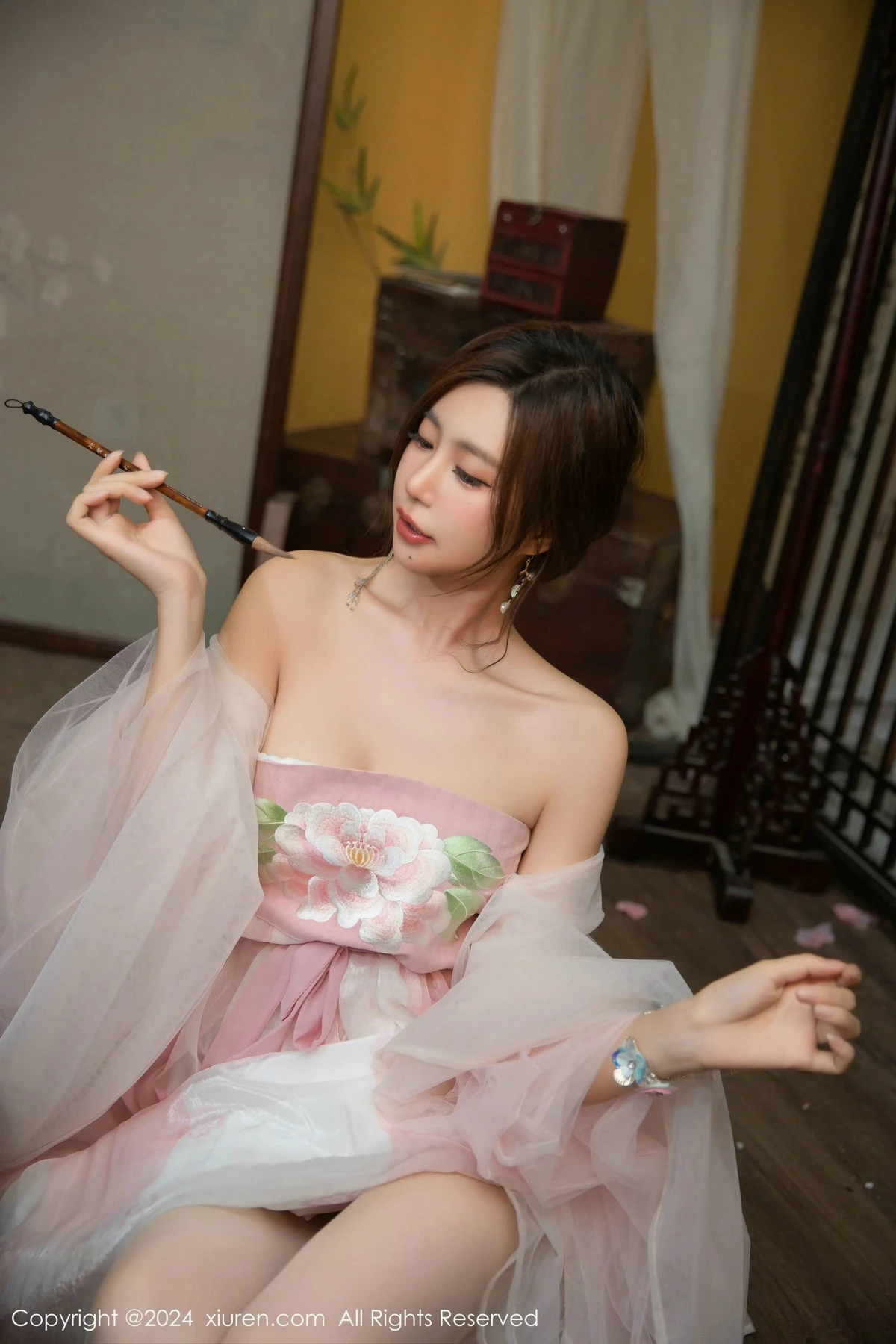 [XiuRen秀人网]第9475期绮里嘉写真  第10张-《94零社区》